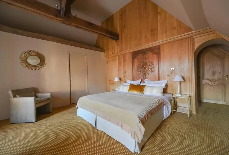 Bedroom, Bed in Grand Hôtel du Lion d'Or