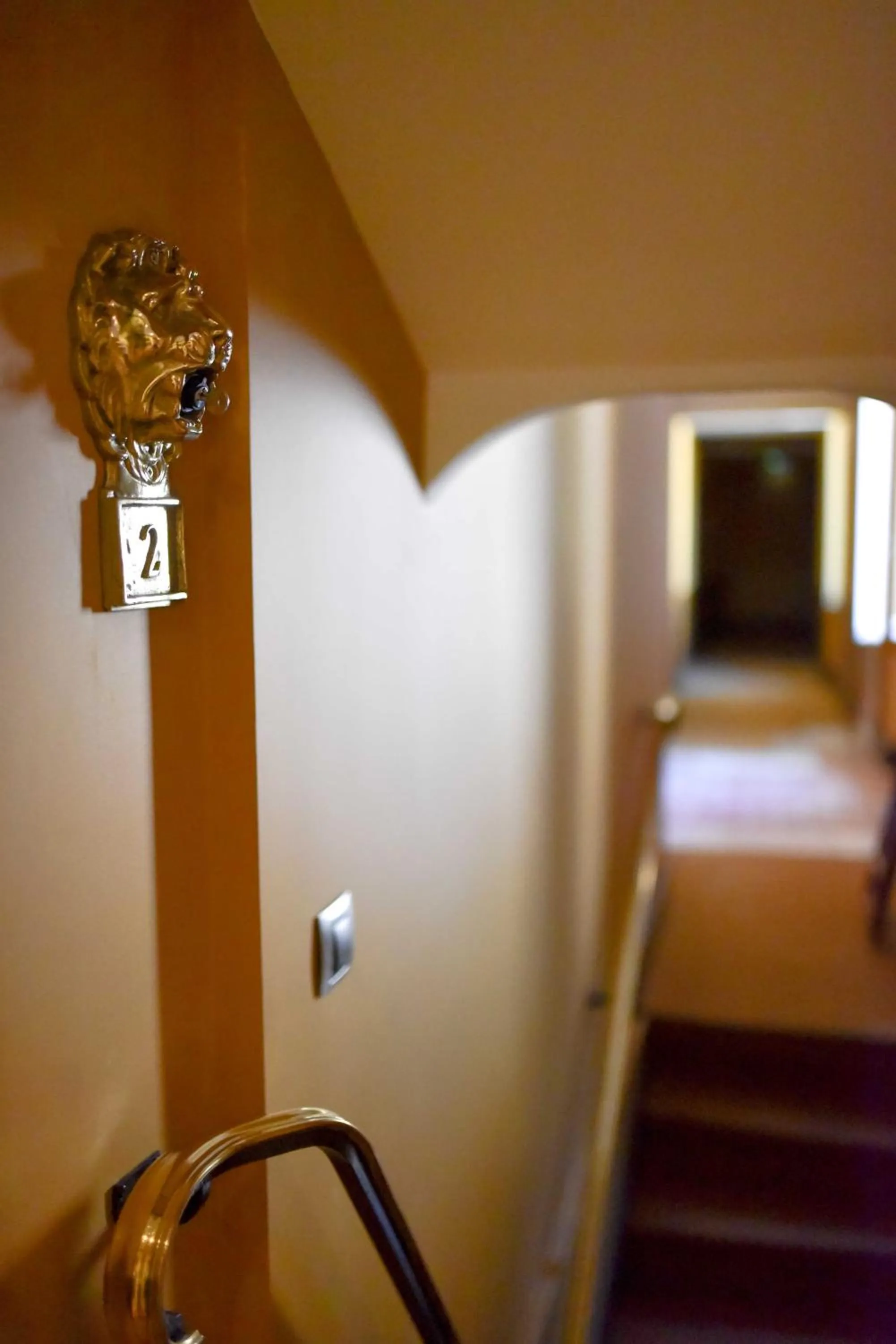Decorative detail, Bed in Grand Hôtel du Lion d'Or