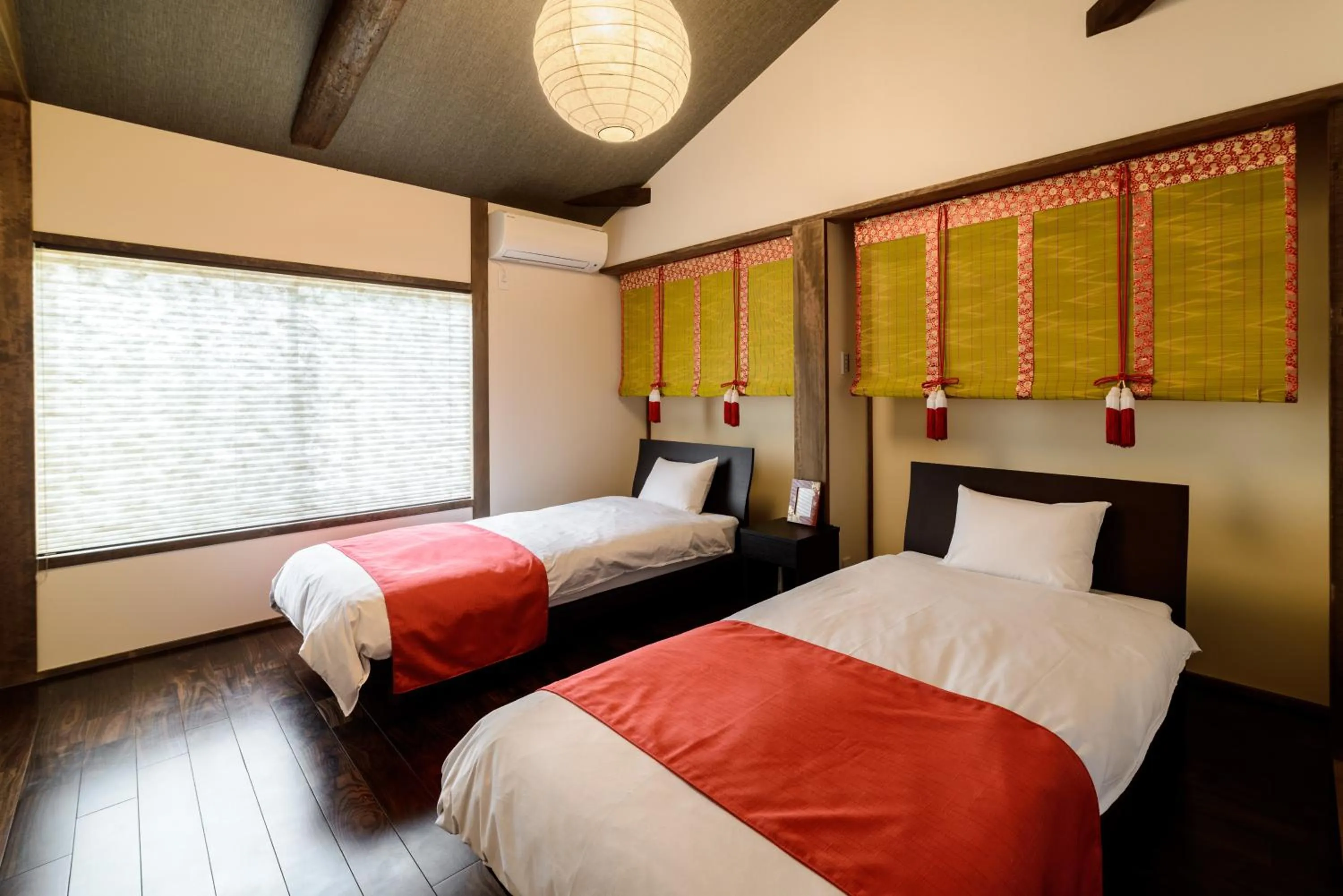 Bedroom, Bed in 京と家 おたびしょ庵 -Kyotoya Otabishoan-