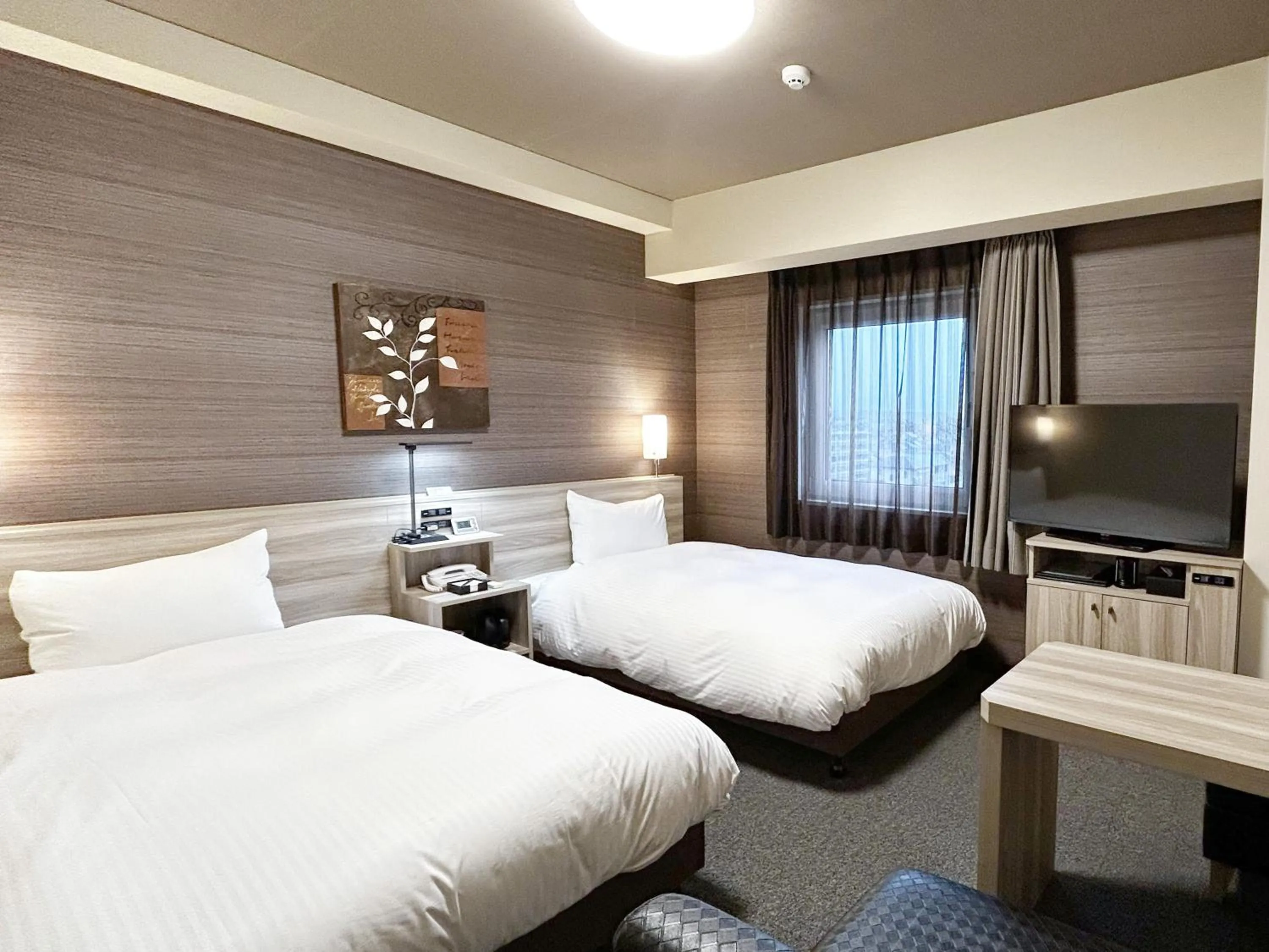 Photo of the whole room, Bed in Hotel Route-Inn Shinshiro