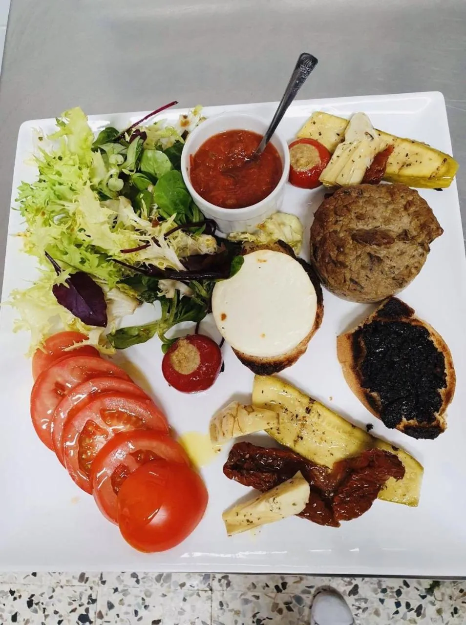 Lunch in Hôtel-Restaurant Le Blueberry