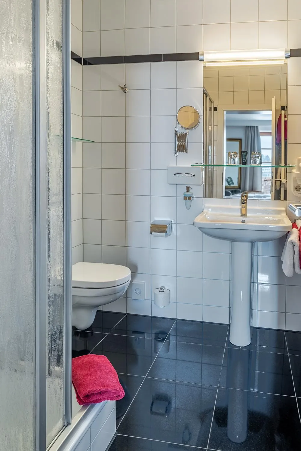 Bathroom in Hotel Neuer am See