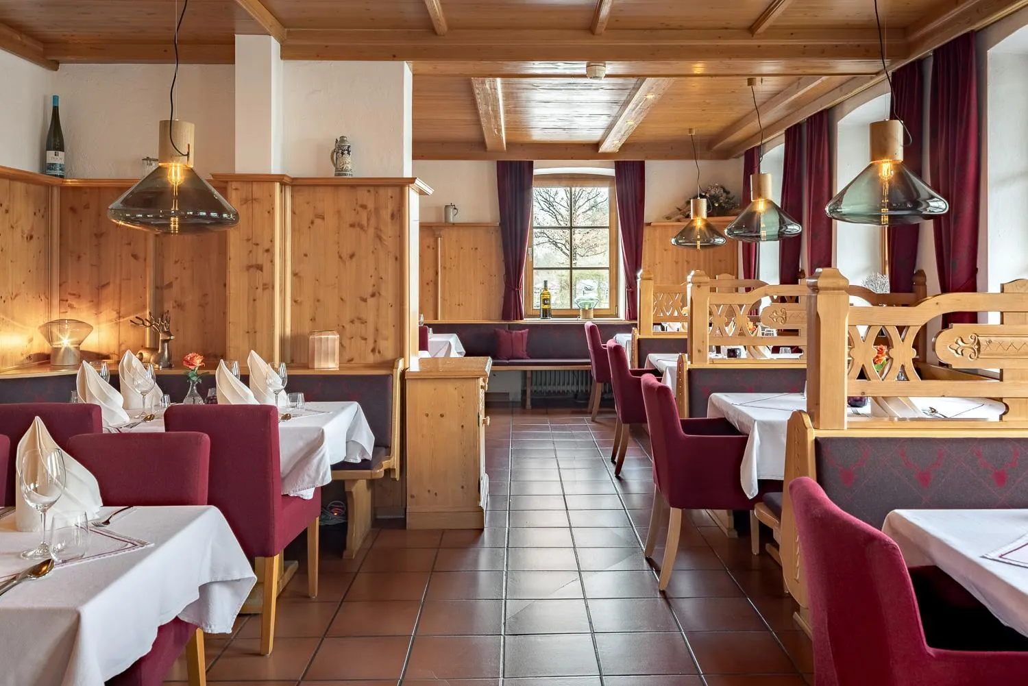 Restaurant/places to eat in Hotel Neuer am See