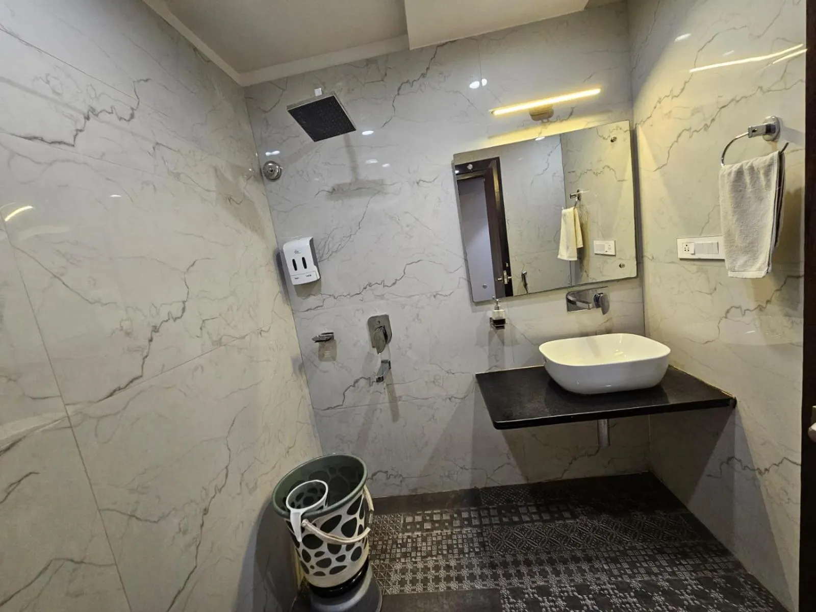 Hotel Abhinav International