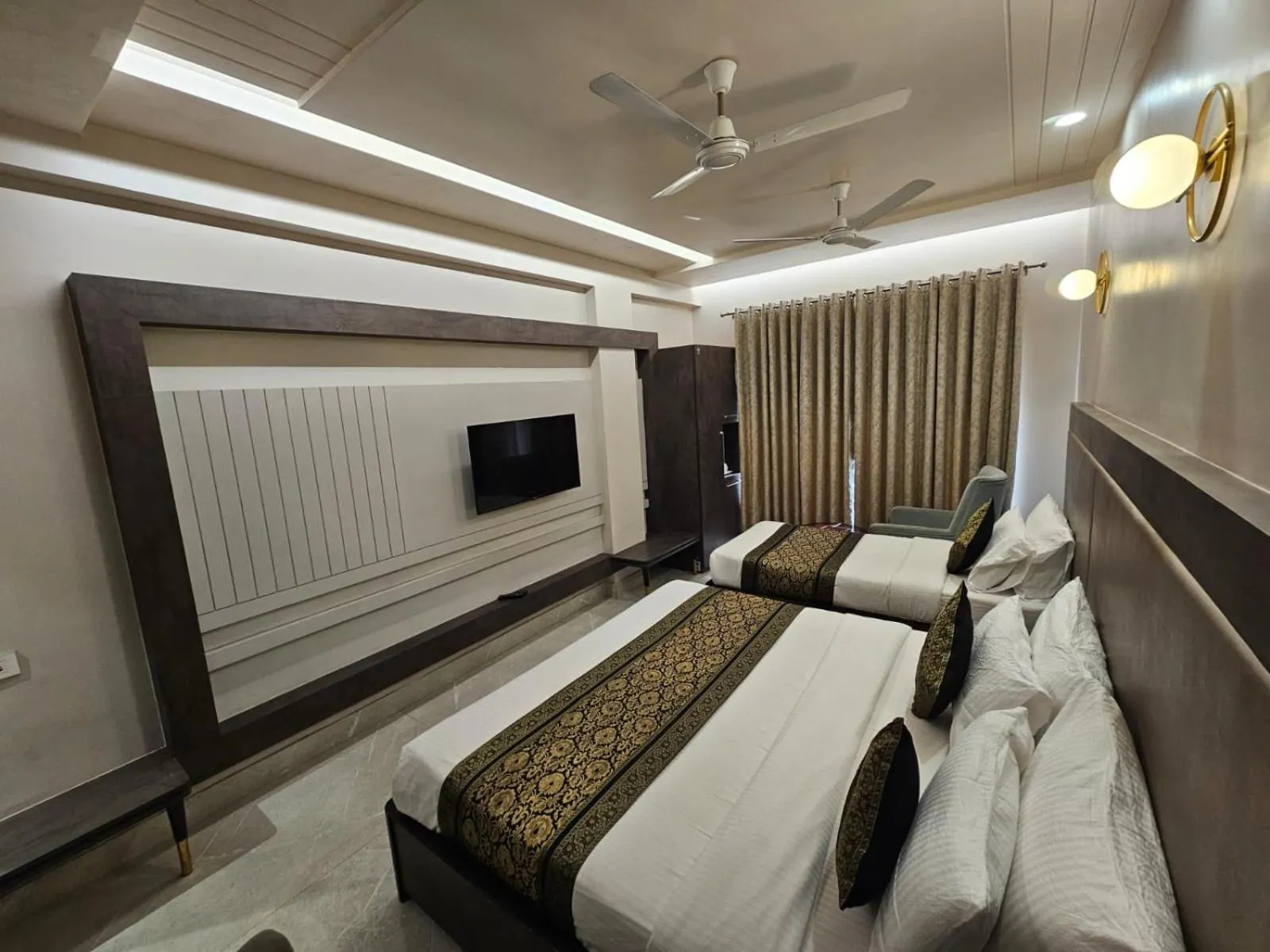 Hotel Abhinav International