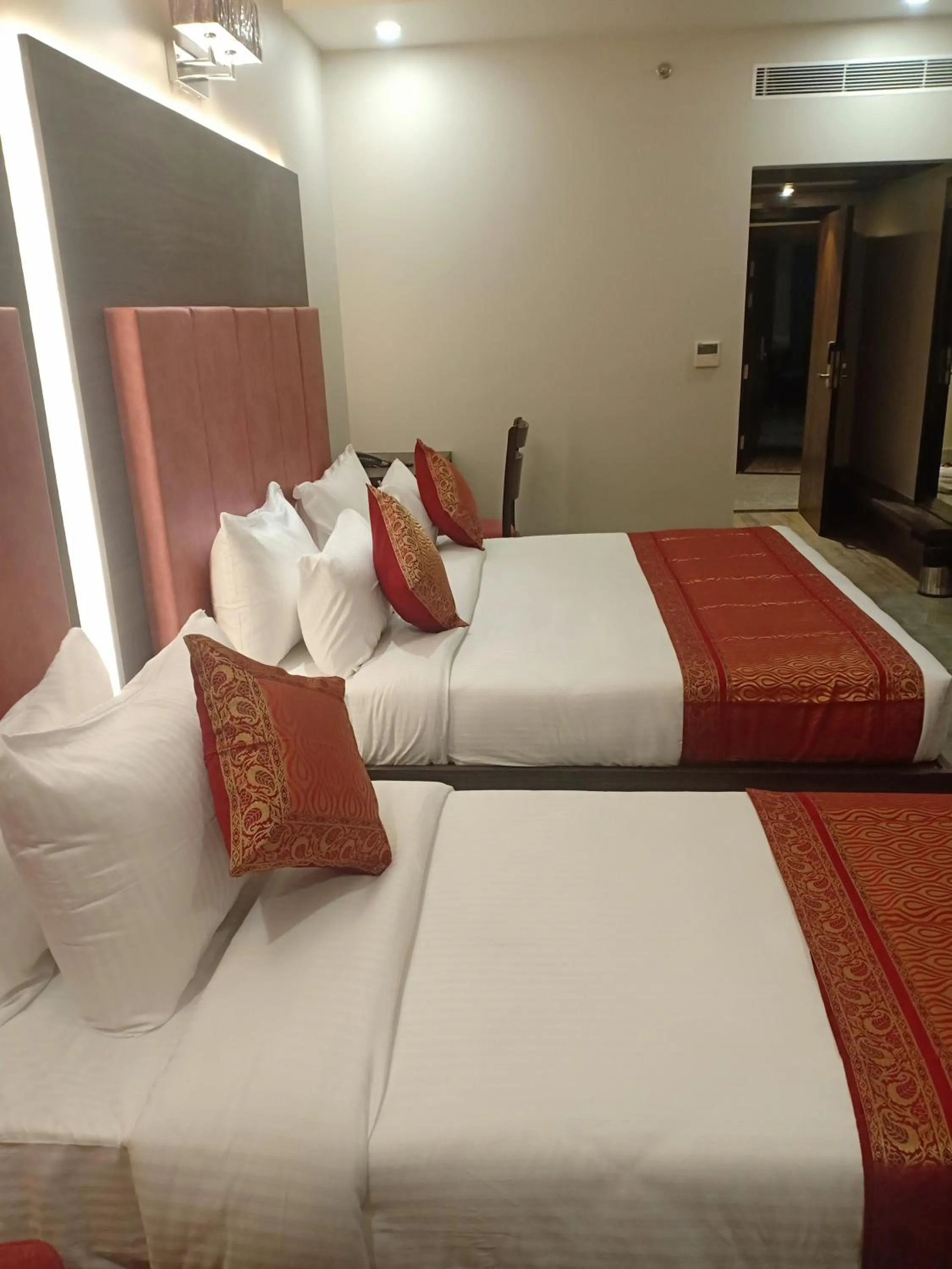 Bedroom, Bed in Hotel Abhinav International
