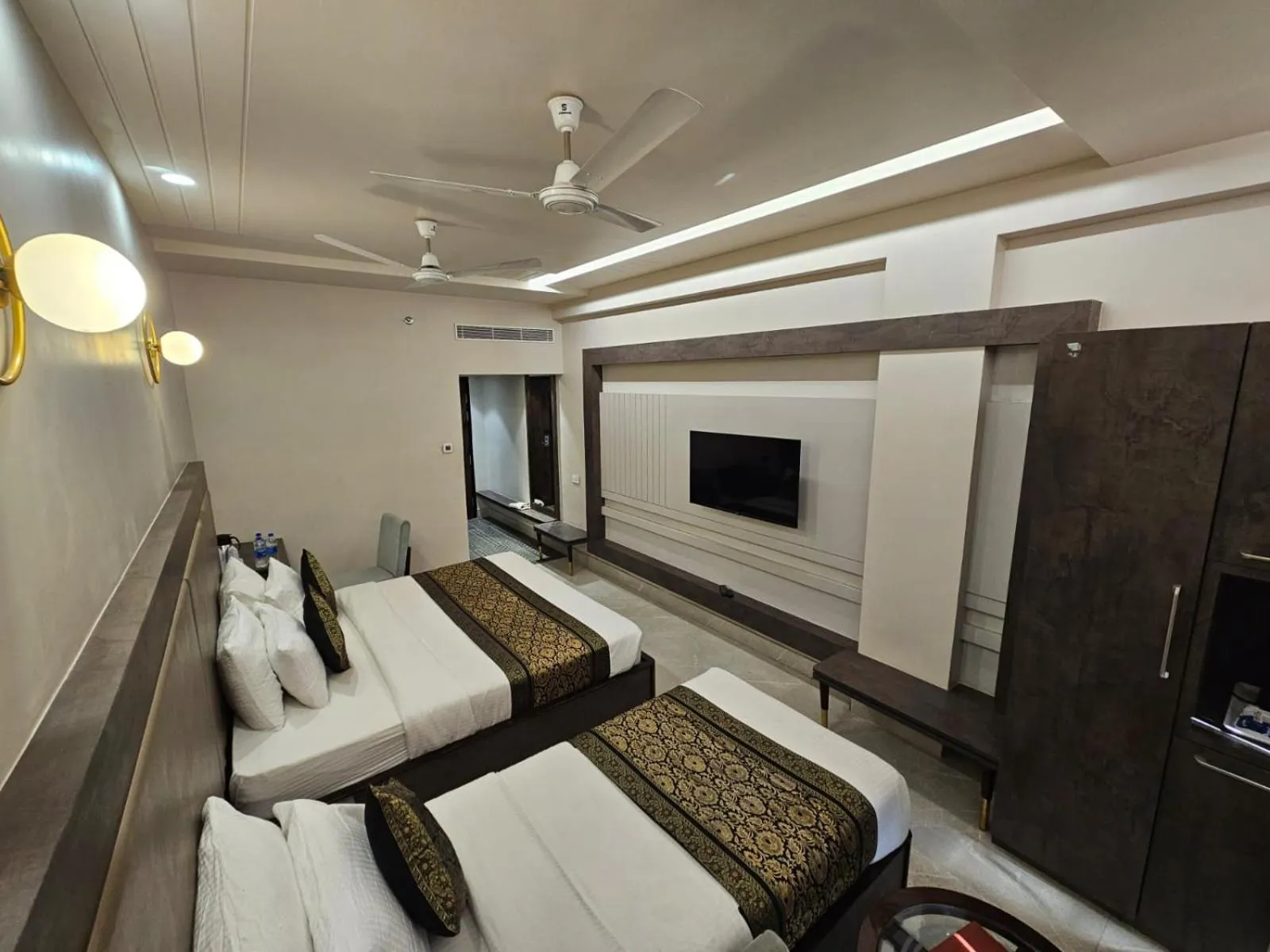 Hotel Abhinav International