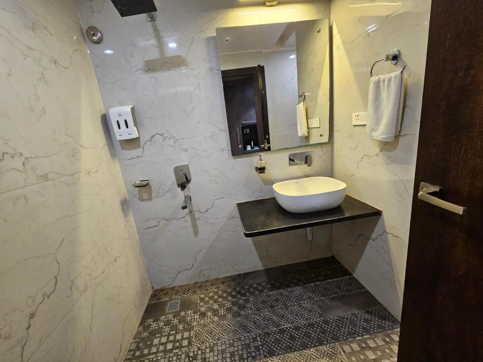 Hotel Abhinav International