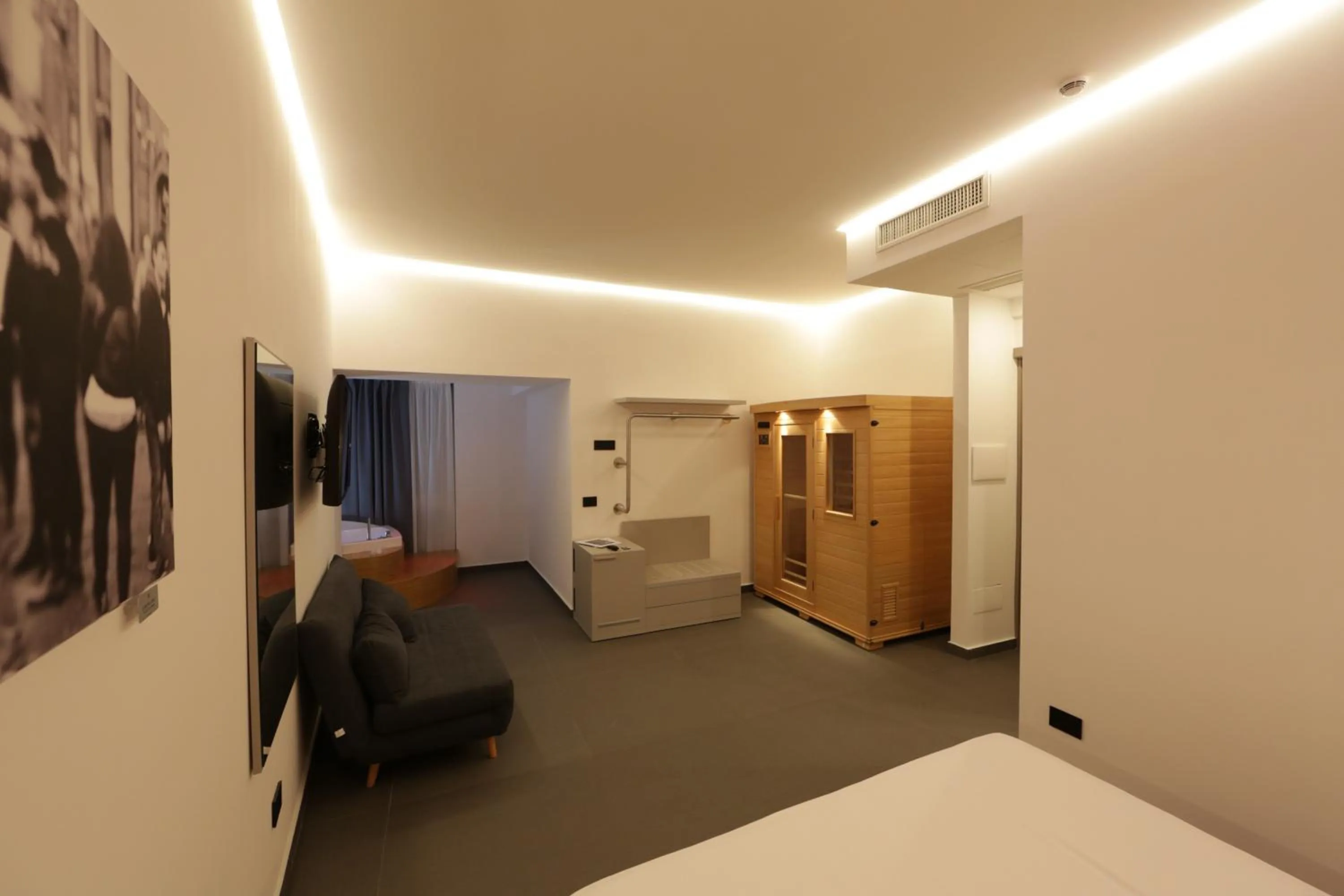 Photo of the whole room, Bed in Cellamare Suite & Spa