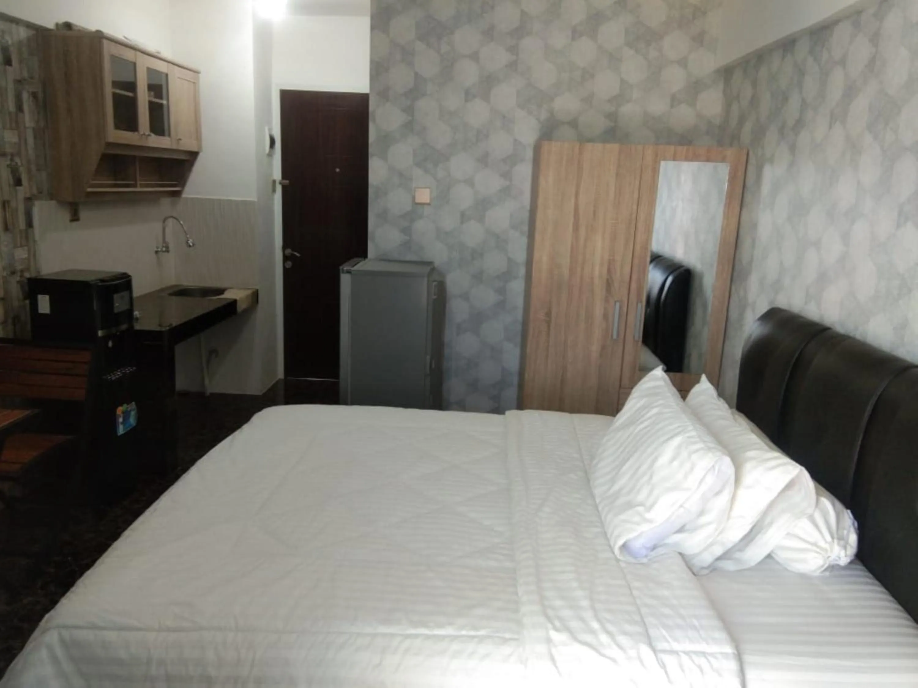 Bed in Apartemen Mutiara Bekasi by Veeroom