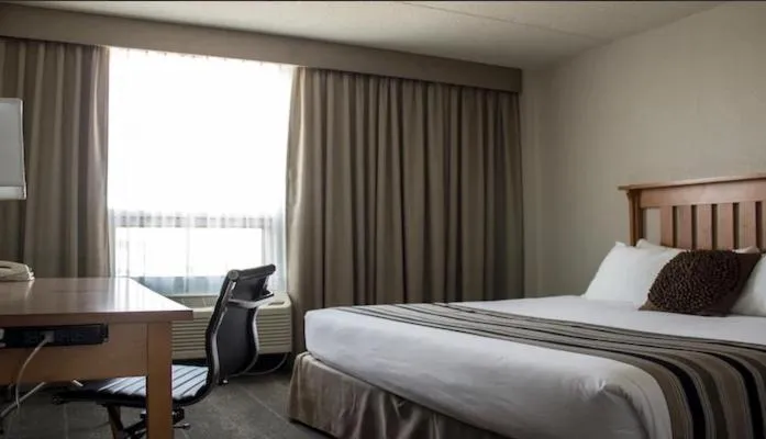 Bed in Heritage Inn Hotel & Convention Centre - Saskatoon