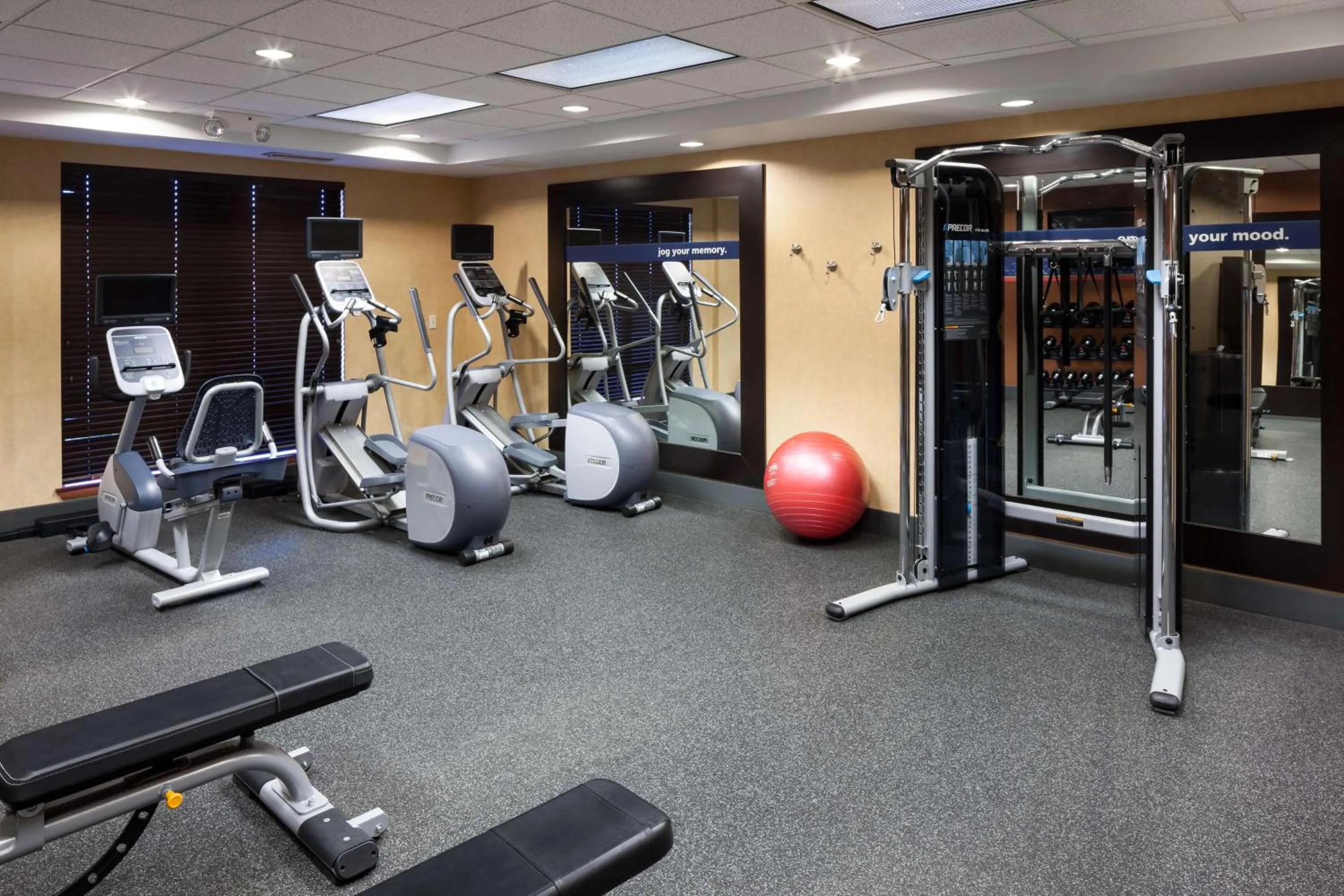 Fitness centre/facilities in Hampton Inn Kansas City Liberty