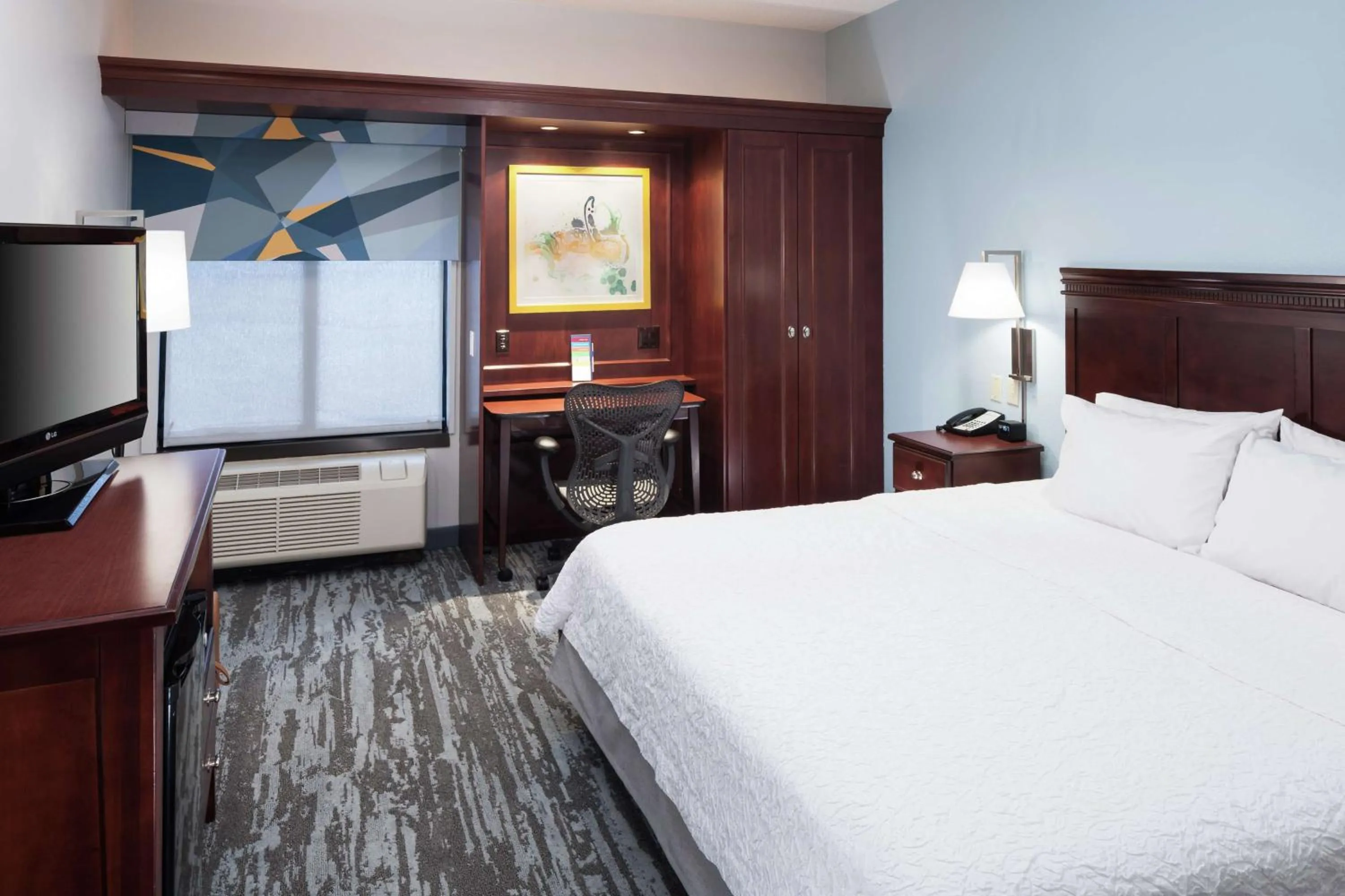 Bedroom, Bed in Hampton Inn Kansas City Liberty