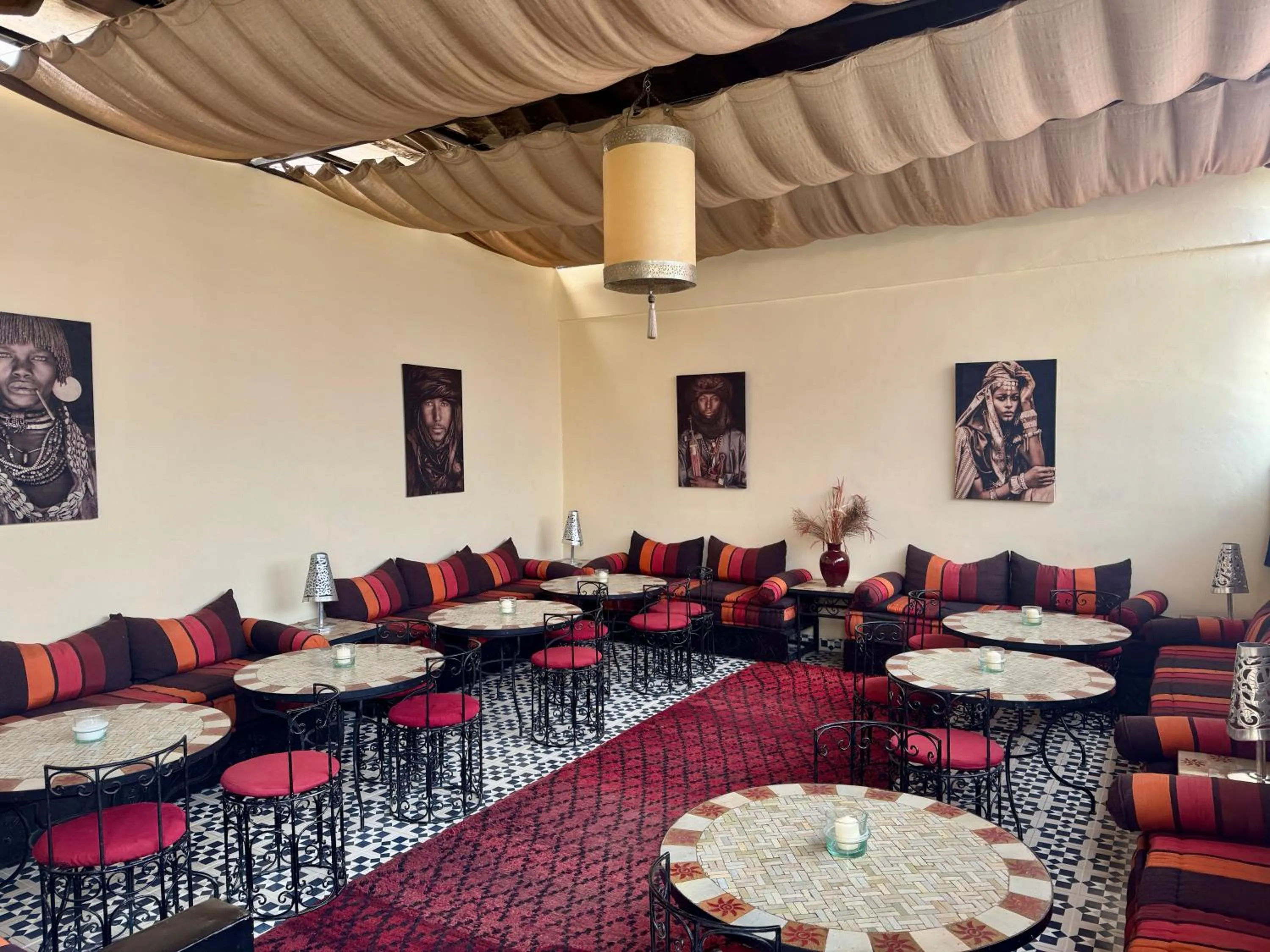 Restaurant/places to eat in Riad Hotel Sherazade