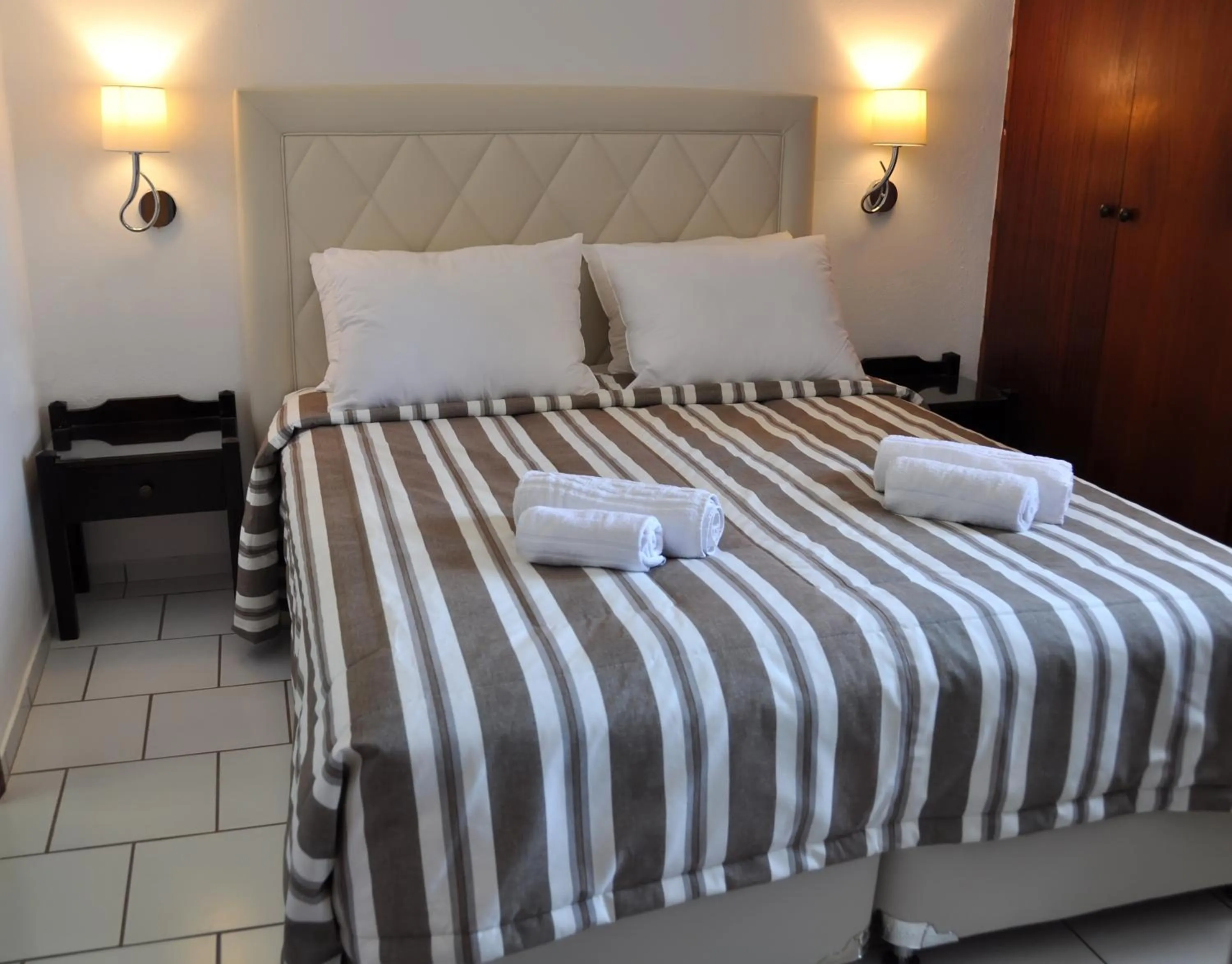 Bedroom, Bed in Pennystella Apartments