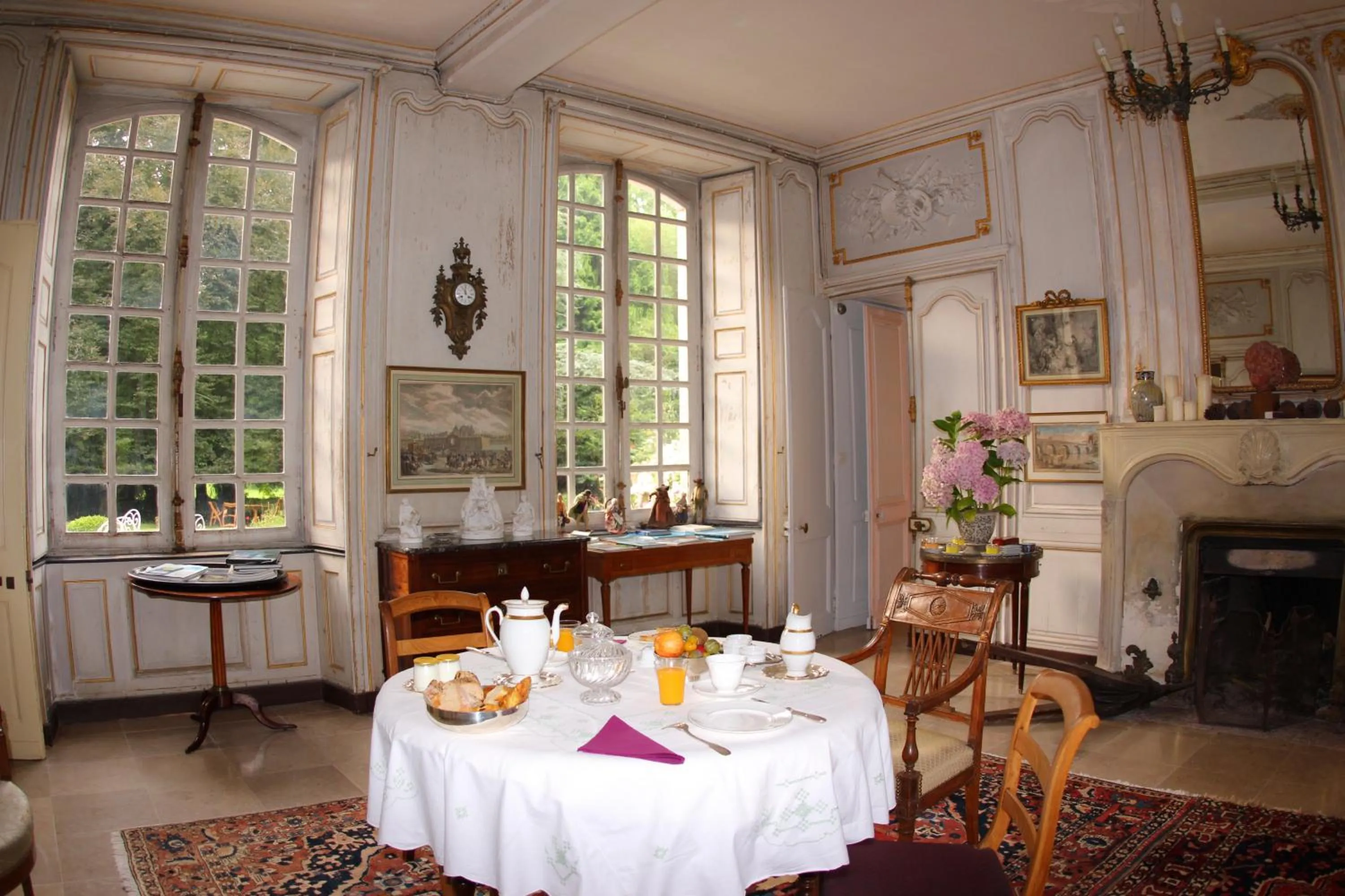 Continental breakfast in Chateau de Flottemanville