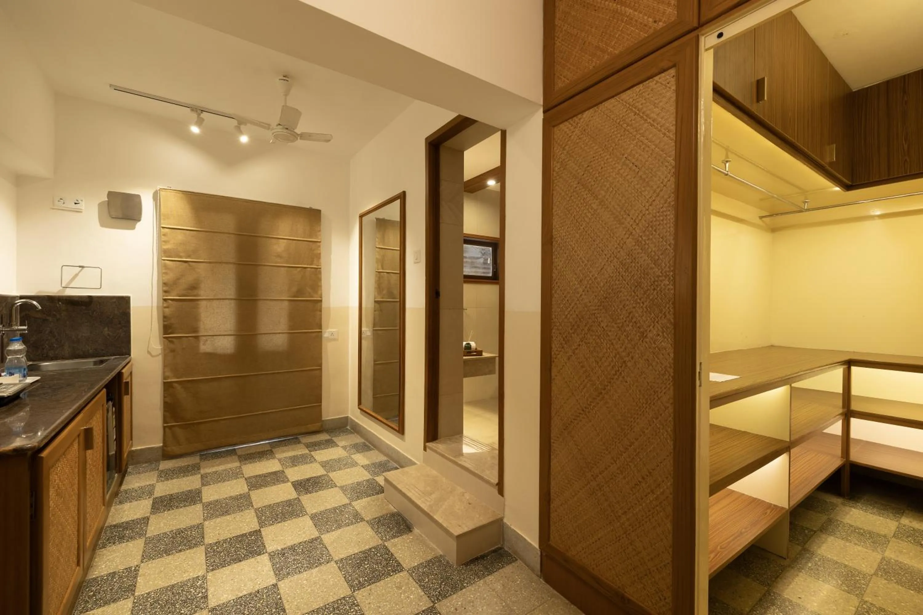 Kitchen or kitchenette, Bed in Hanu Reddy Residences, Poes Garden - Boutique Urban Retreat