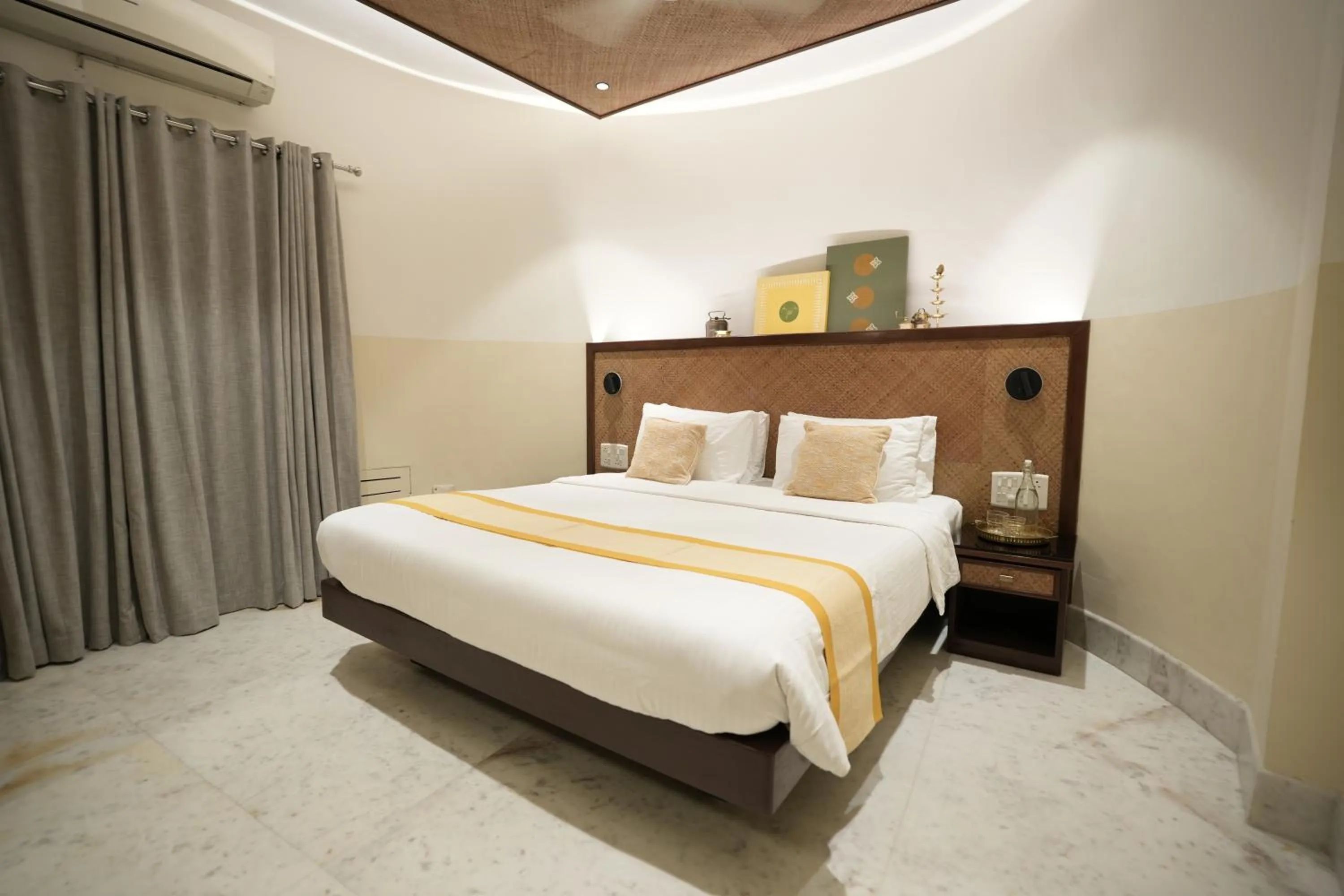 Bed in Hanu Reddy Residences Poes Garden