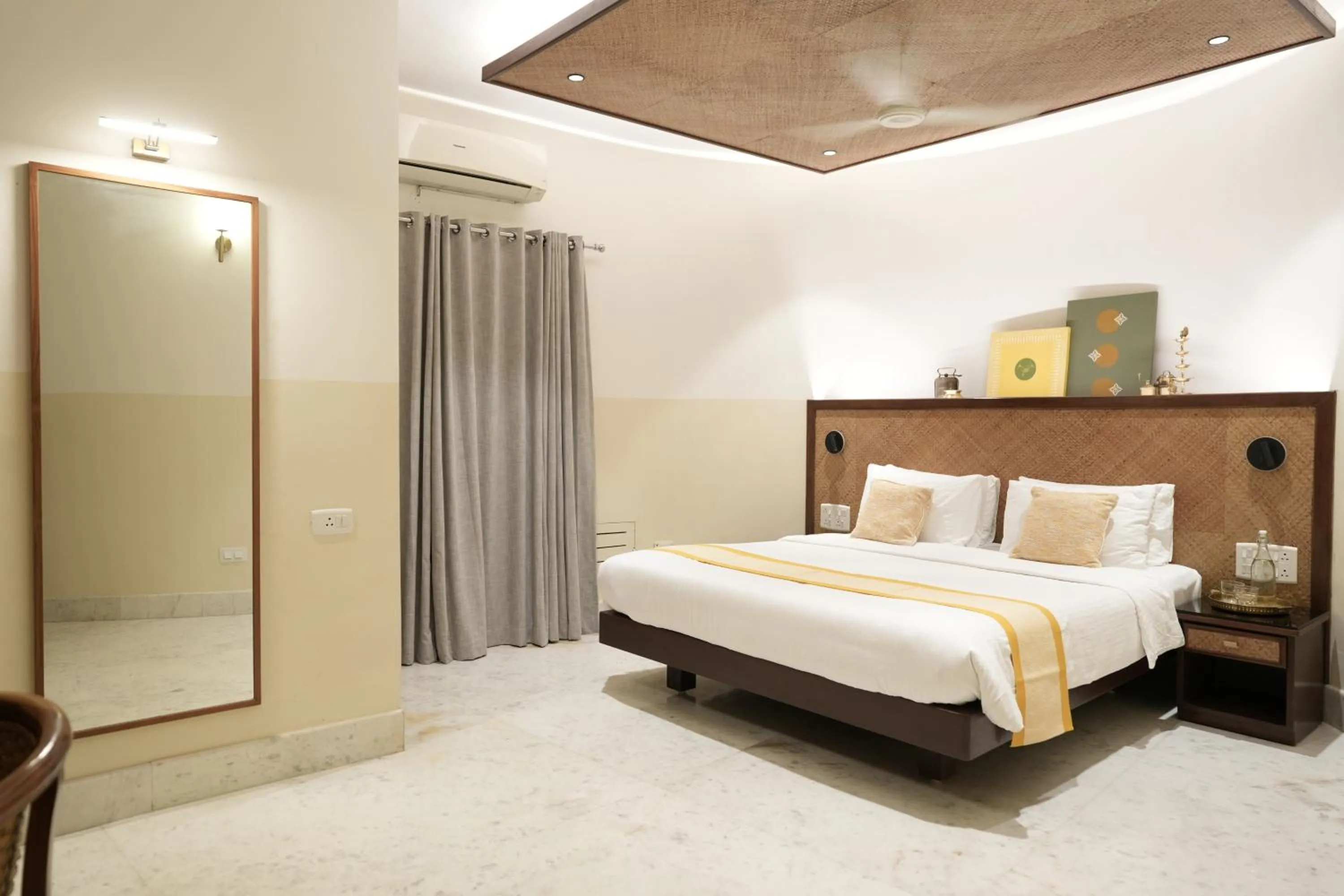 Bed in Hanu Reddy Residences Poes Garden