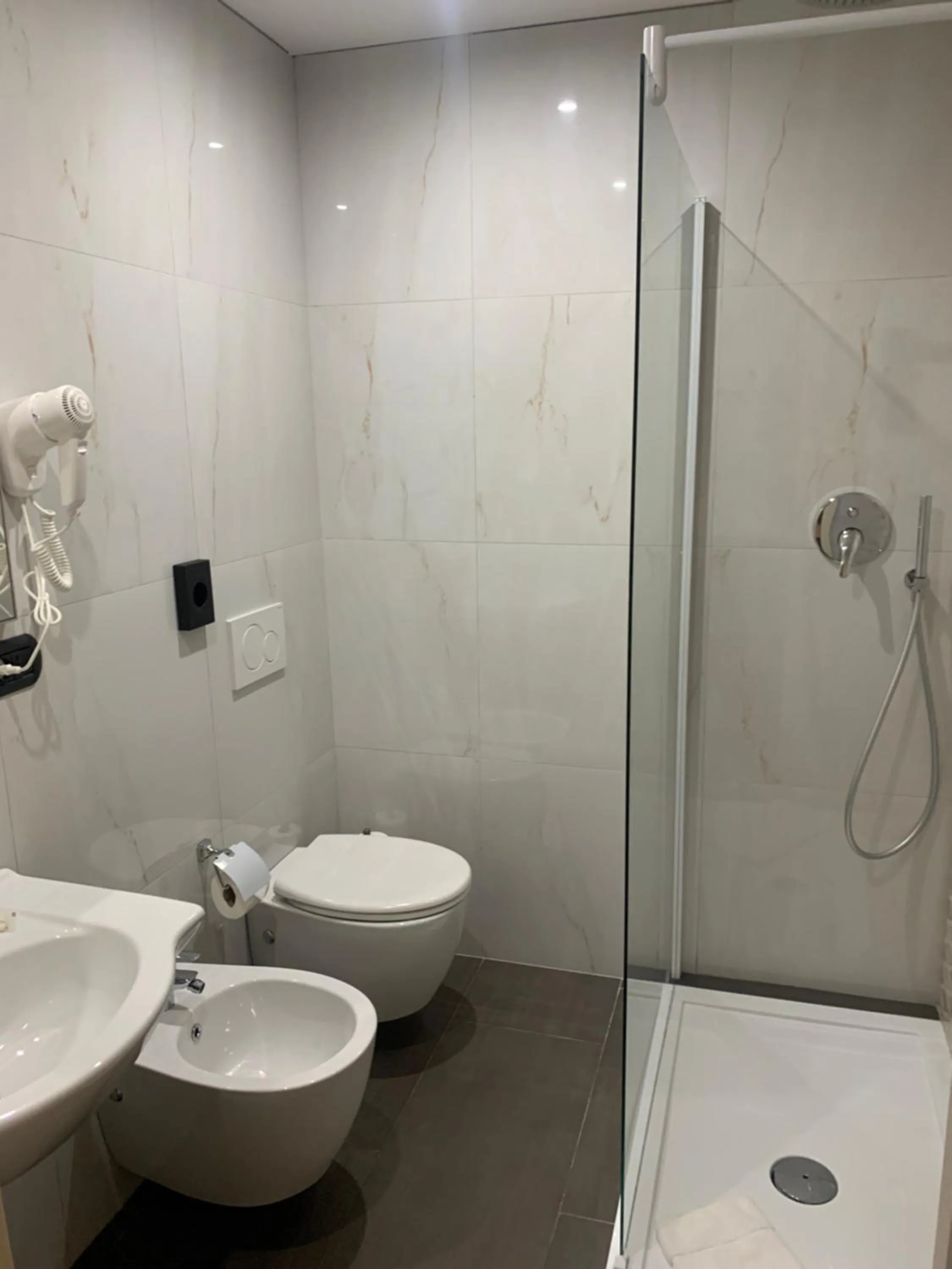 Shower in Hotel Stradivari