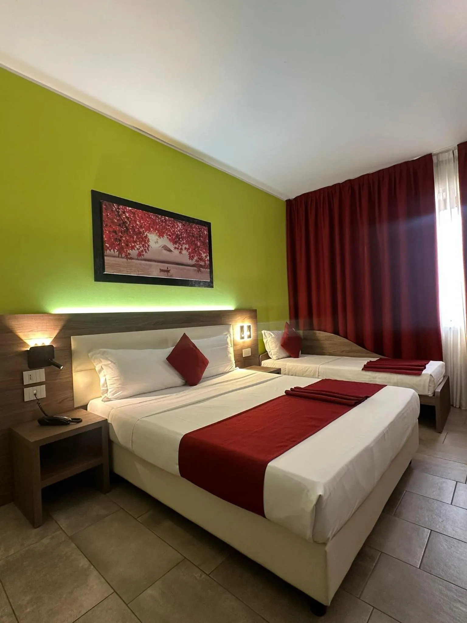 Photo of the whole room, Bed in Hotel Stradivari