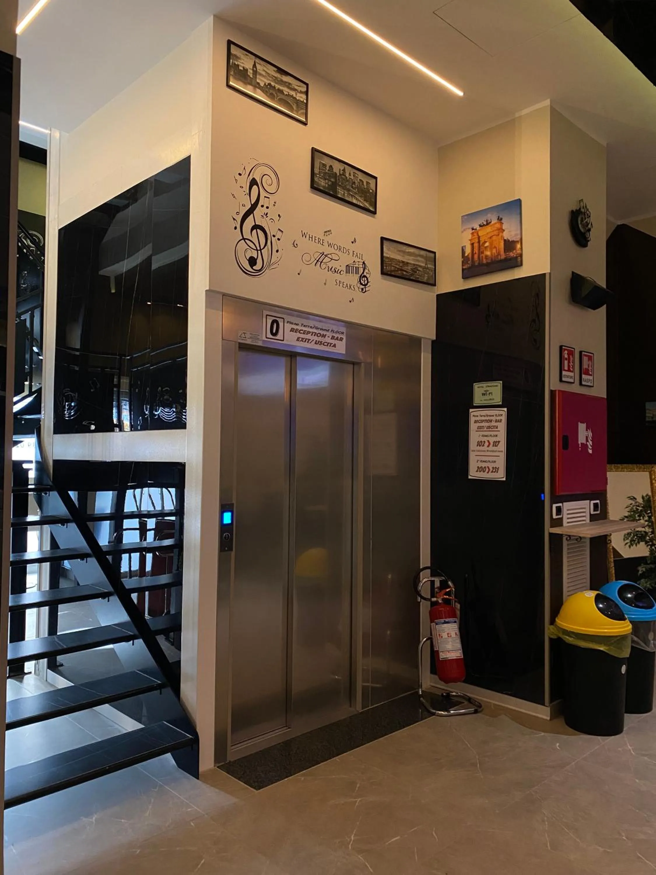 elevator in Hotel Stradivari