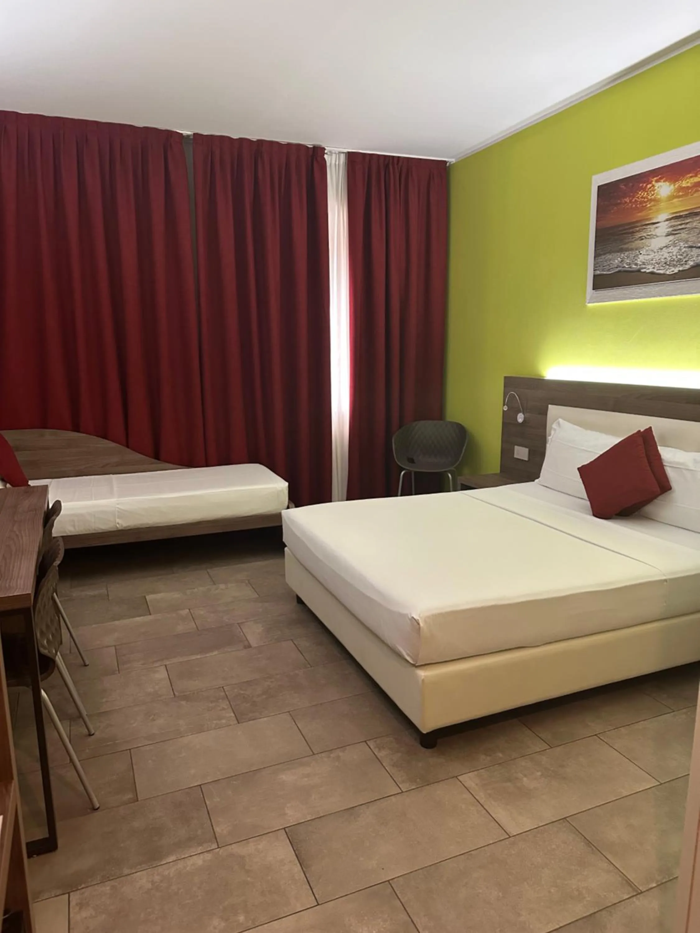 Photo of the whole room, Bed in Hotel Stradivari