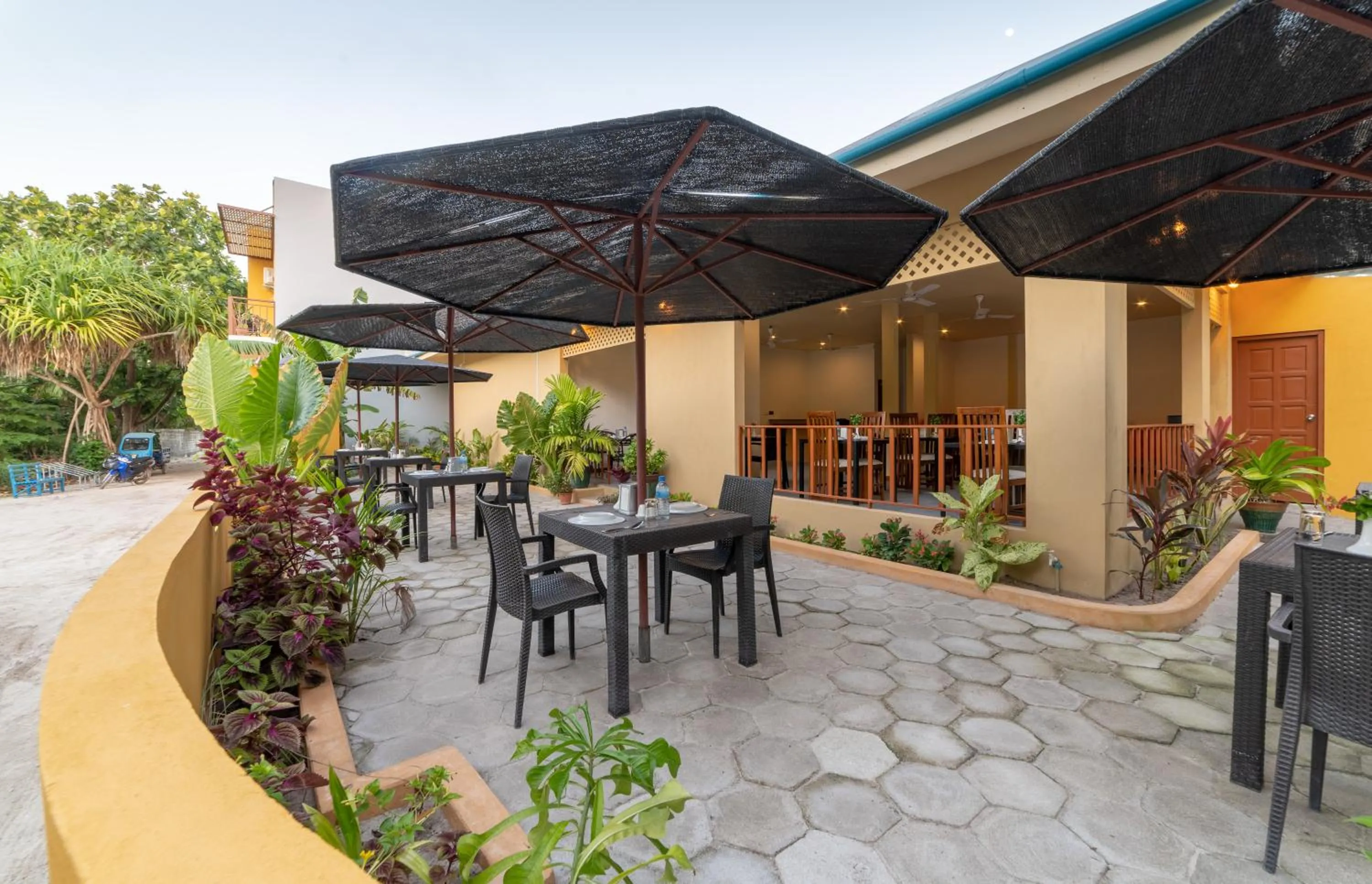 Restaurant/places to eat in Nala Veli Beach & Spa