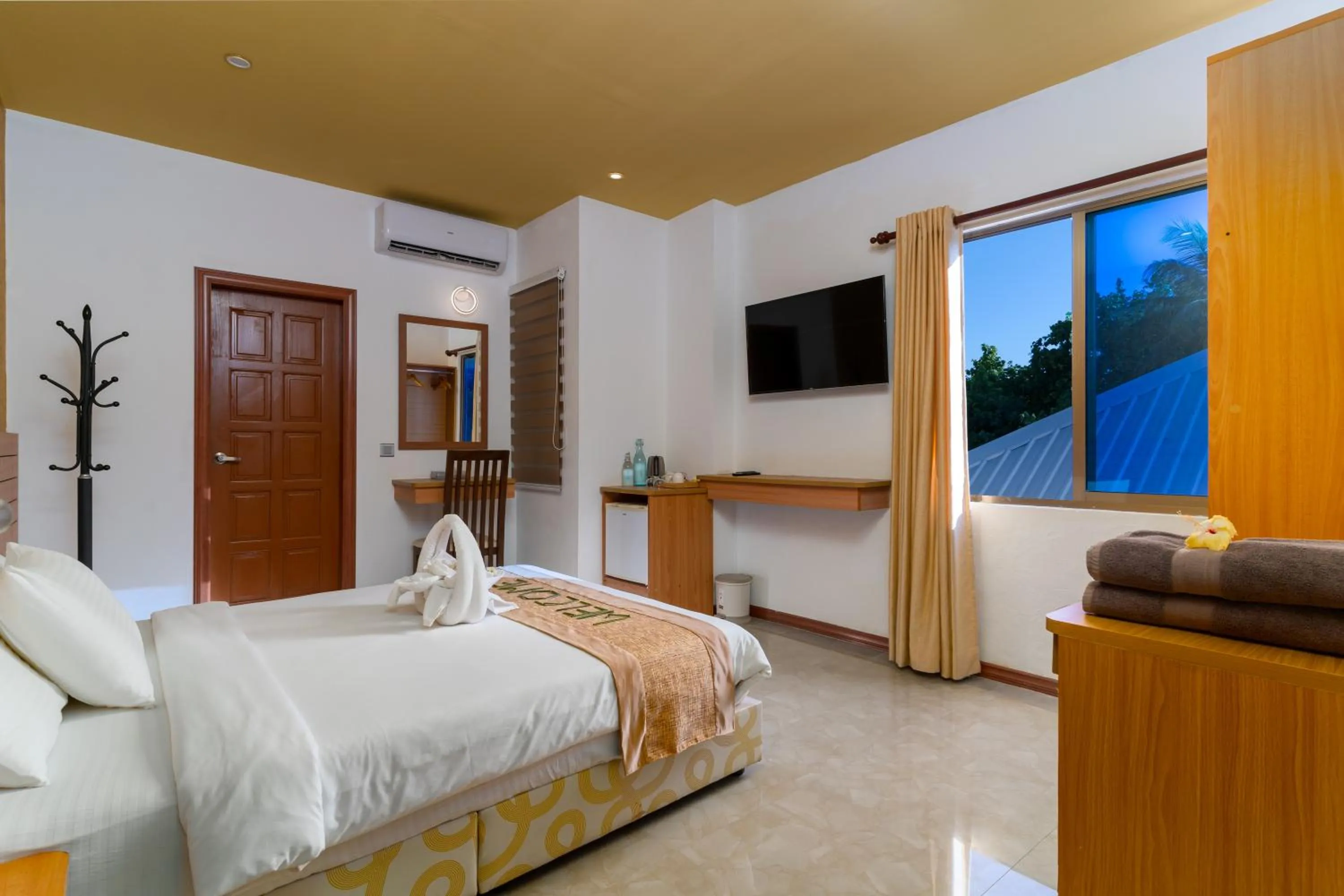 Bed in Nala Veli Beach & Spa