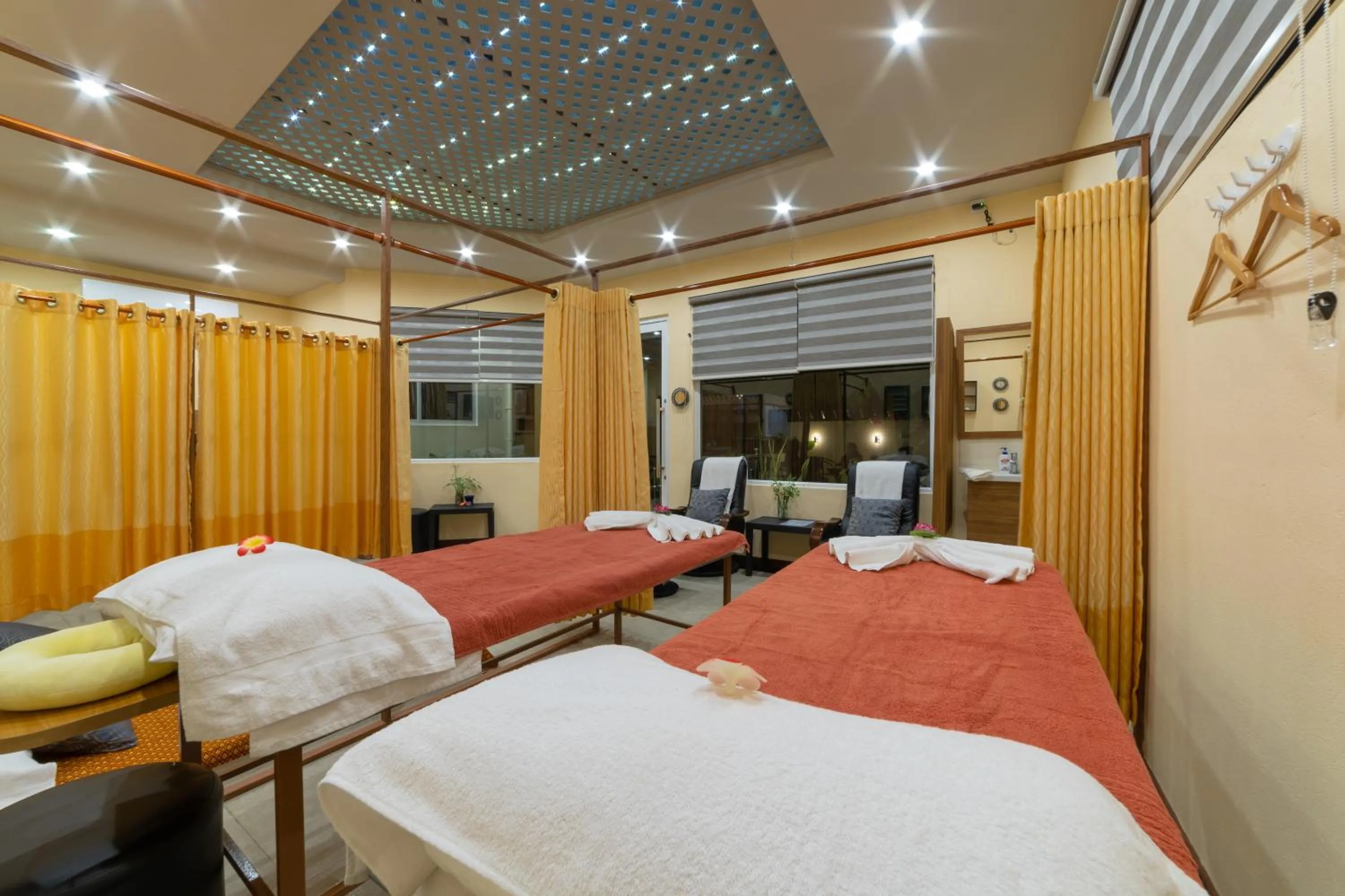 Massage, Bed in Nala Veli Beach & Spa