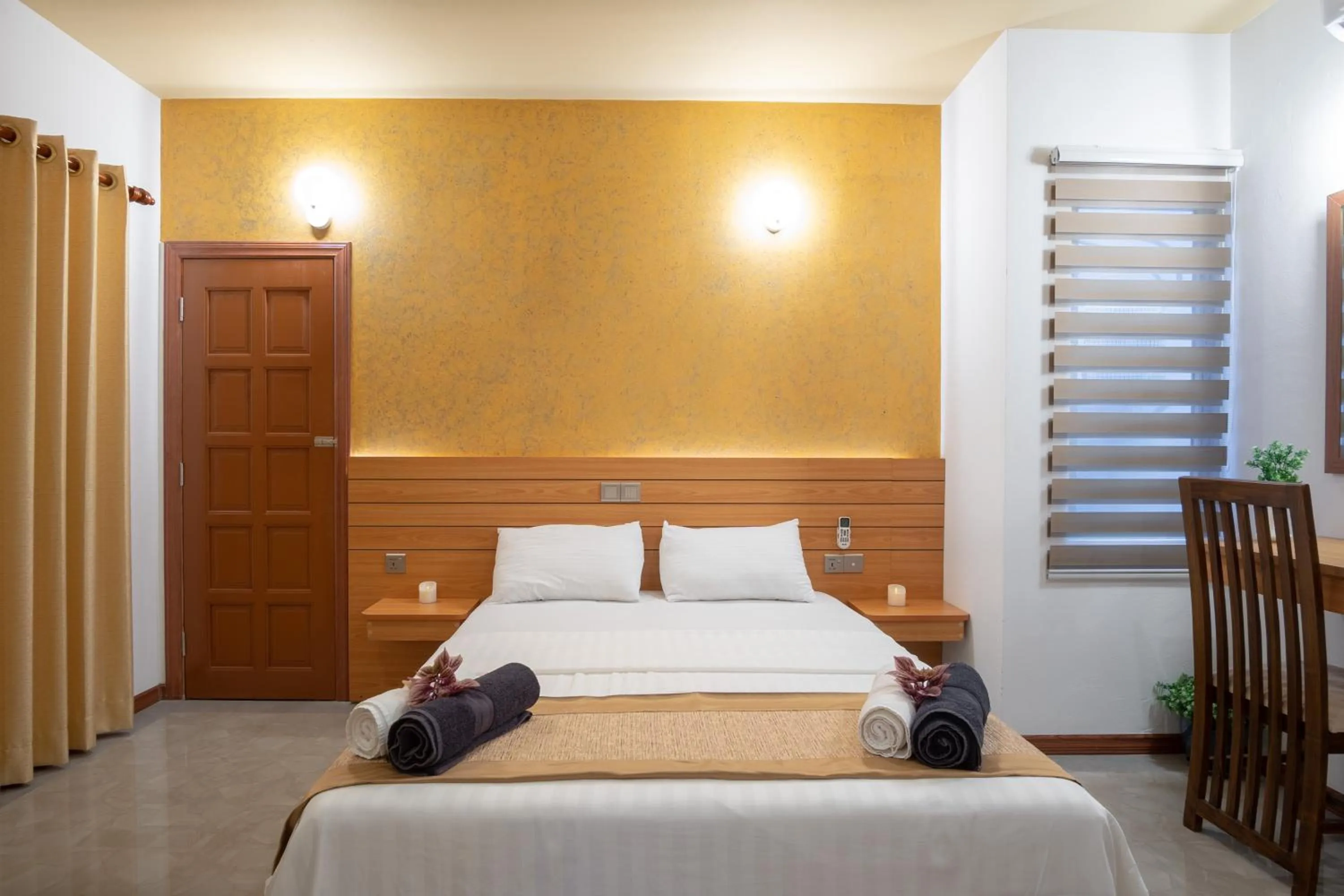 Bed in Nala Veli Beach & Spa