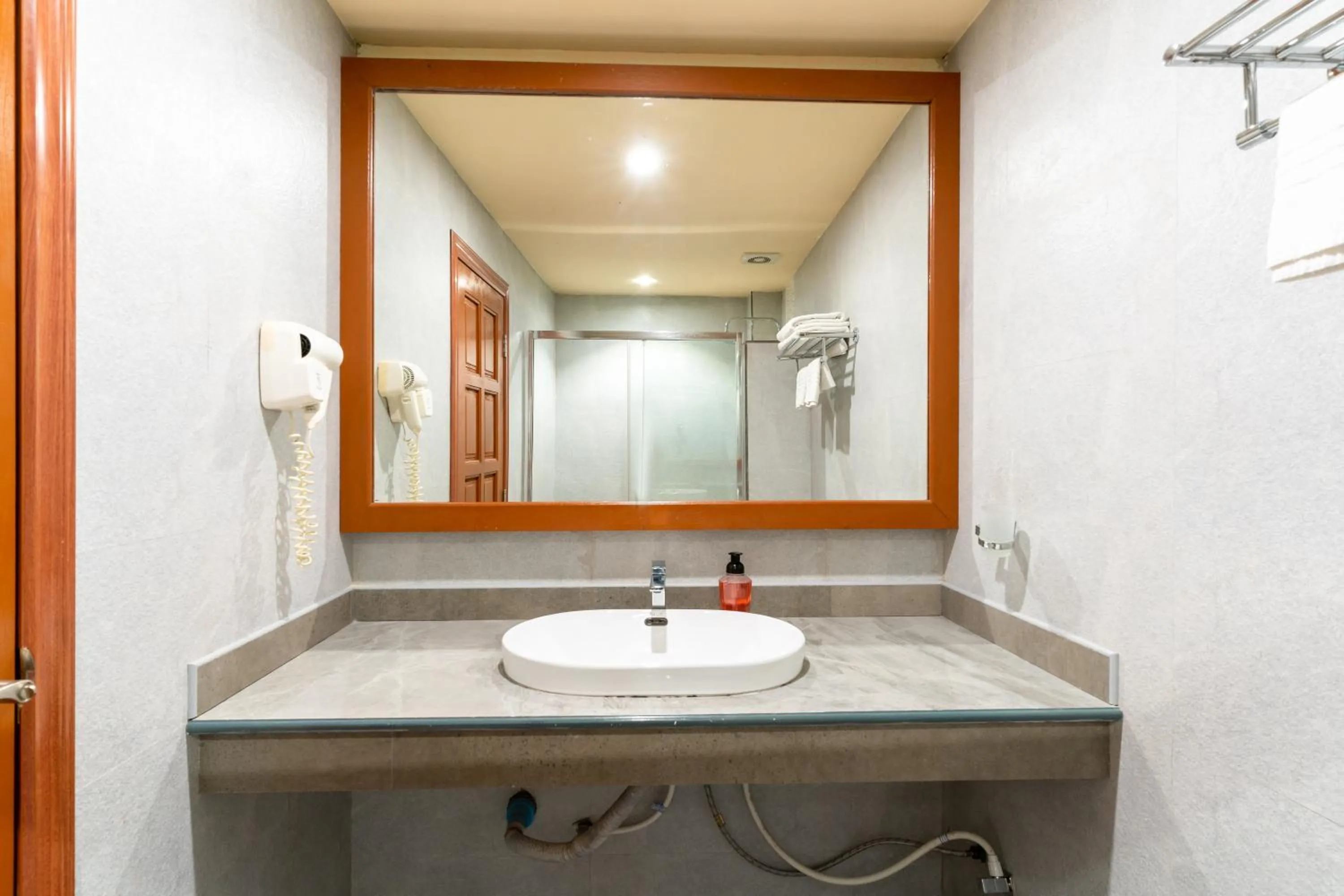 Shower in Nala Veli Beach & Spa