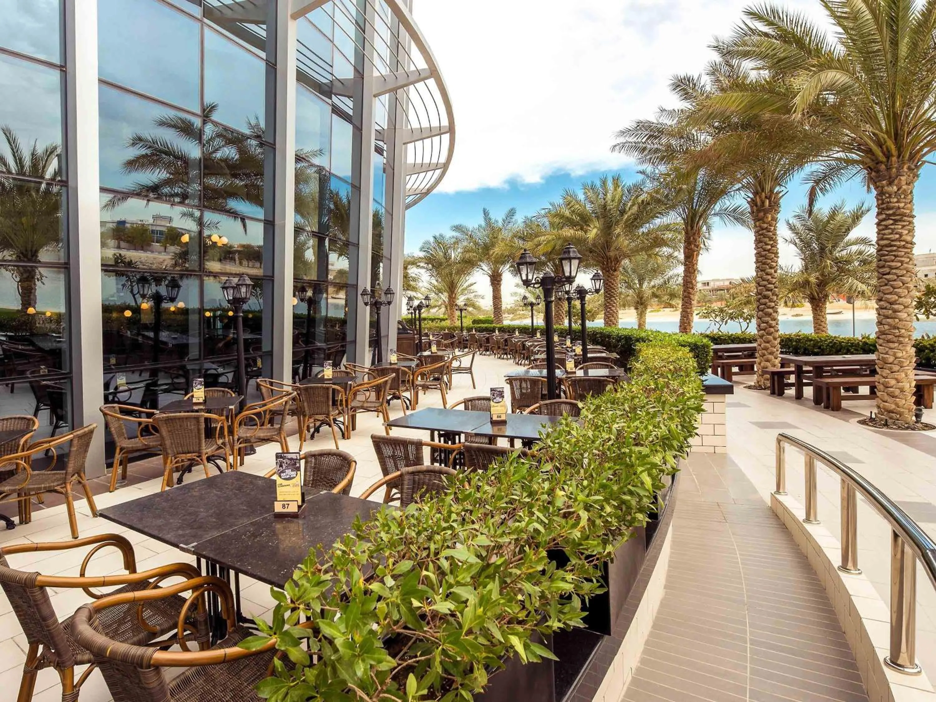 Restaurant/places to eat in Ibis Abu Dhabi Gate