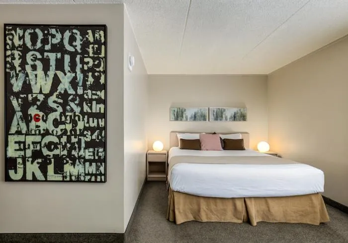 Bed in Heritage Inn Hotel & Convention Centre - Taber