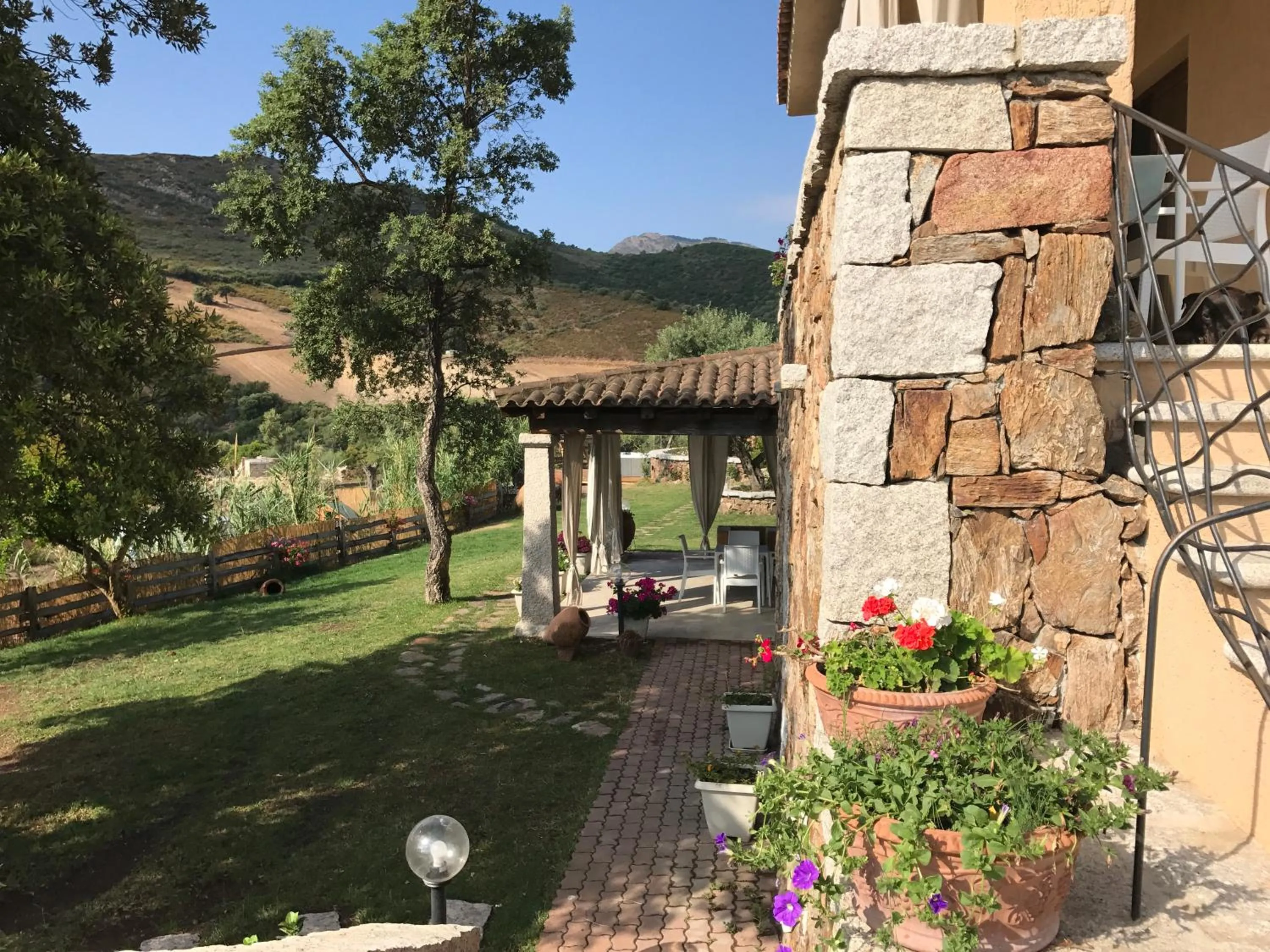Facade/entrance in Il Giardino di Daniela Apartments