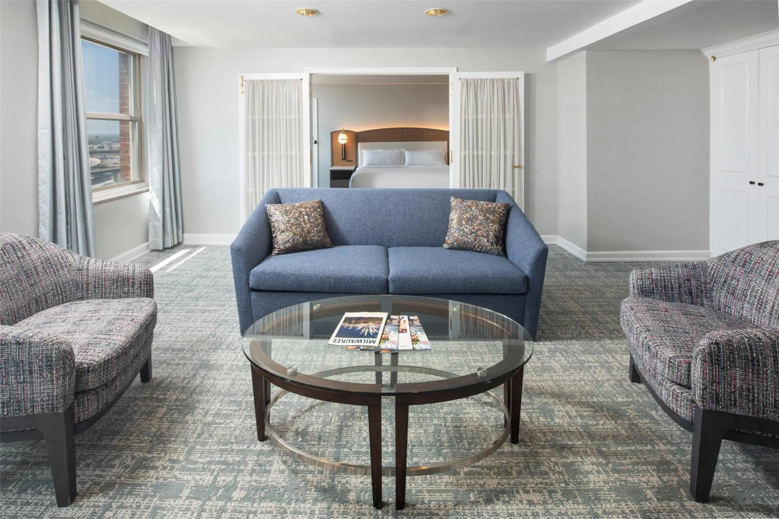 Living room in Hilton Milwaukee