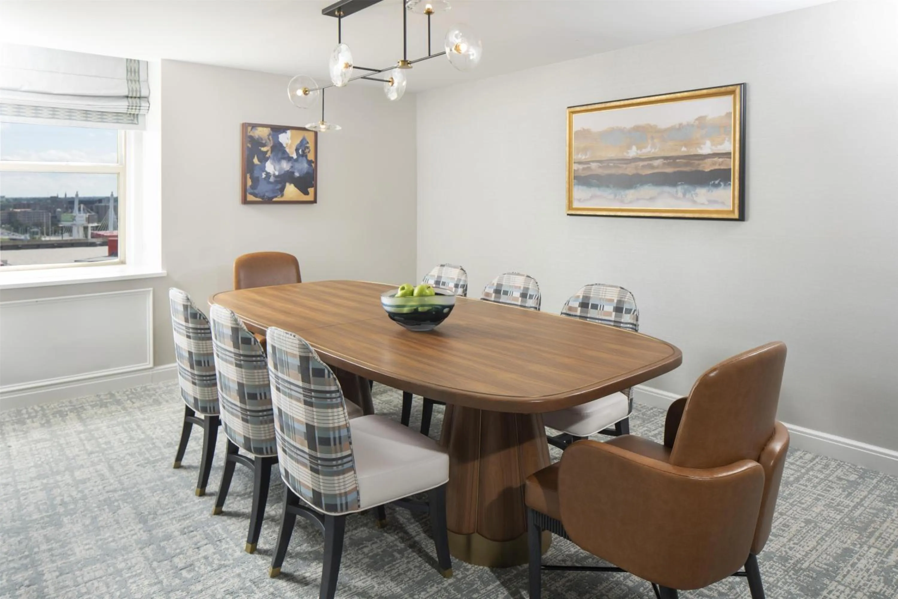 Living room in Hilton Milwaukee