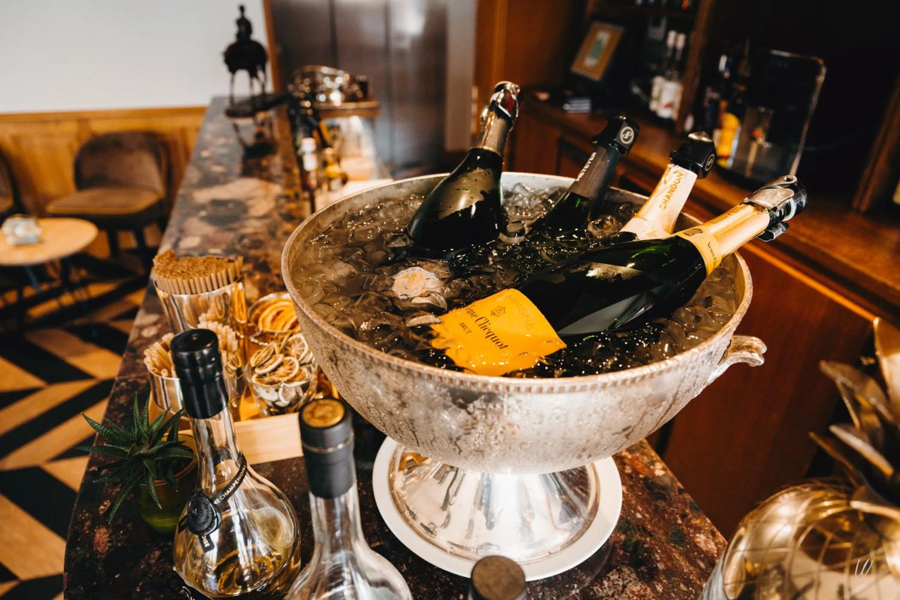 Lounge or bar in Armes de Champagne