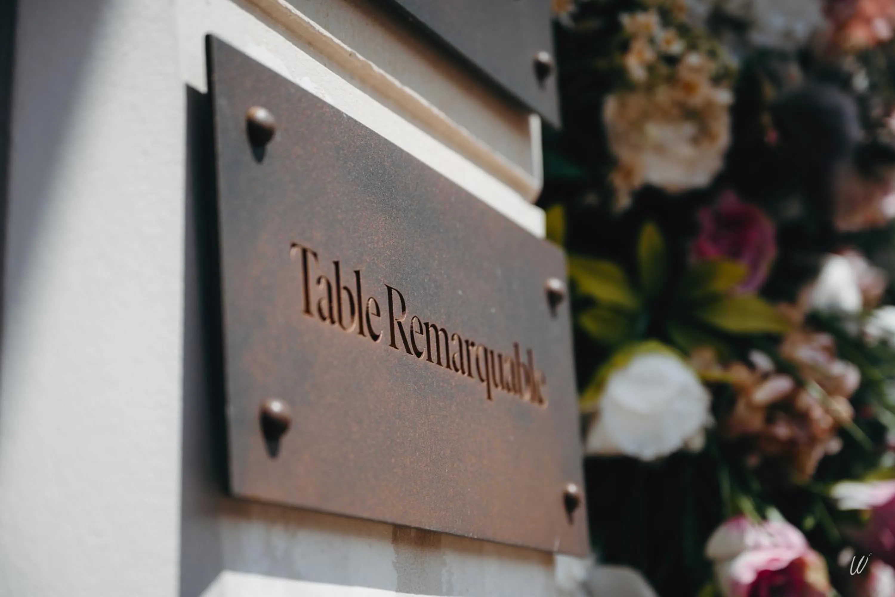 Restaurant/places to eat in Armes de Champagne