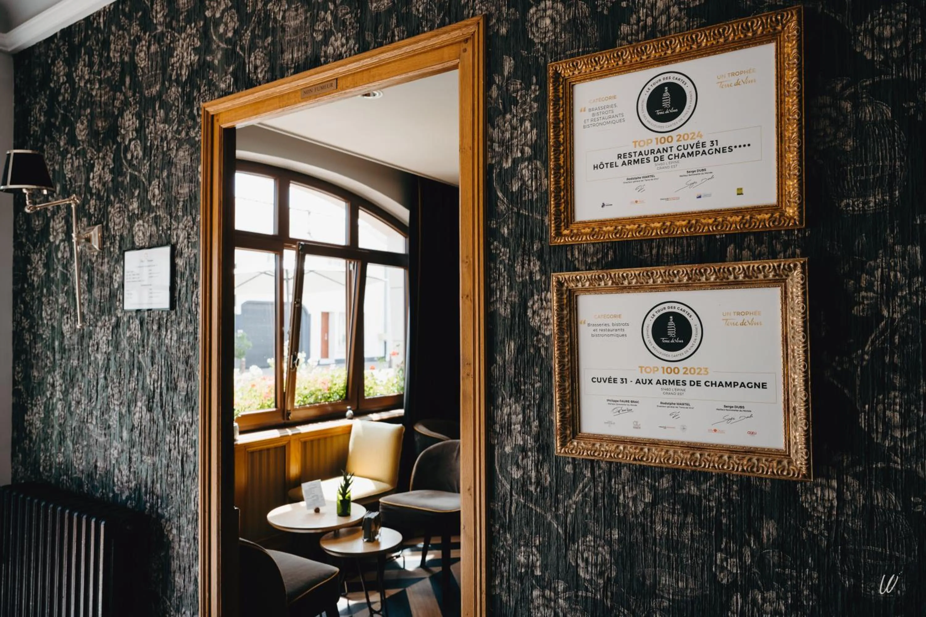 Restaurant/places to eat in Armes de Champagne