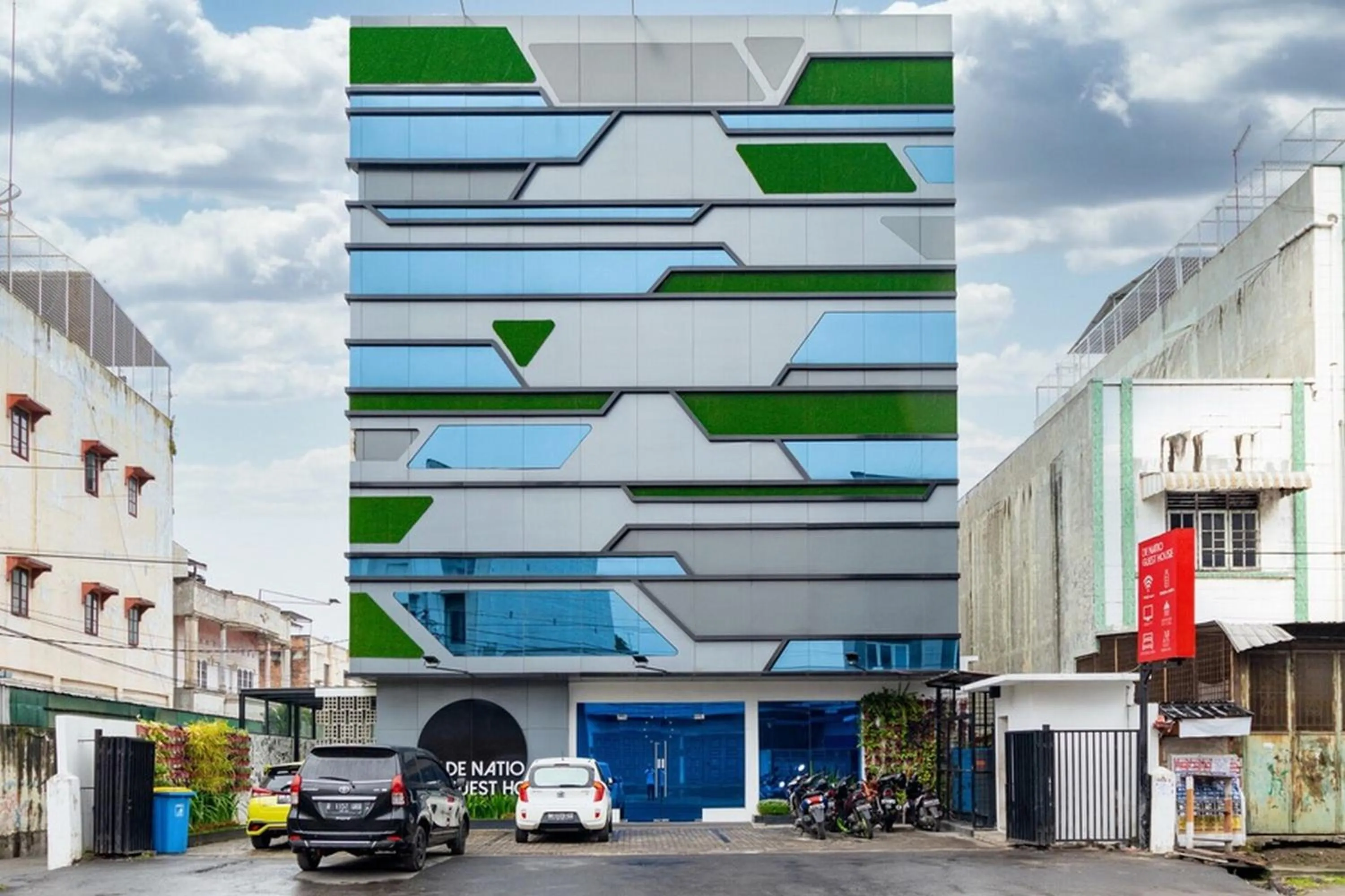 Property building in RedDoorz Premium near Centre Point Mall Medan