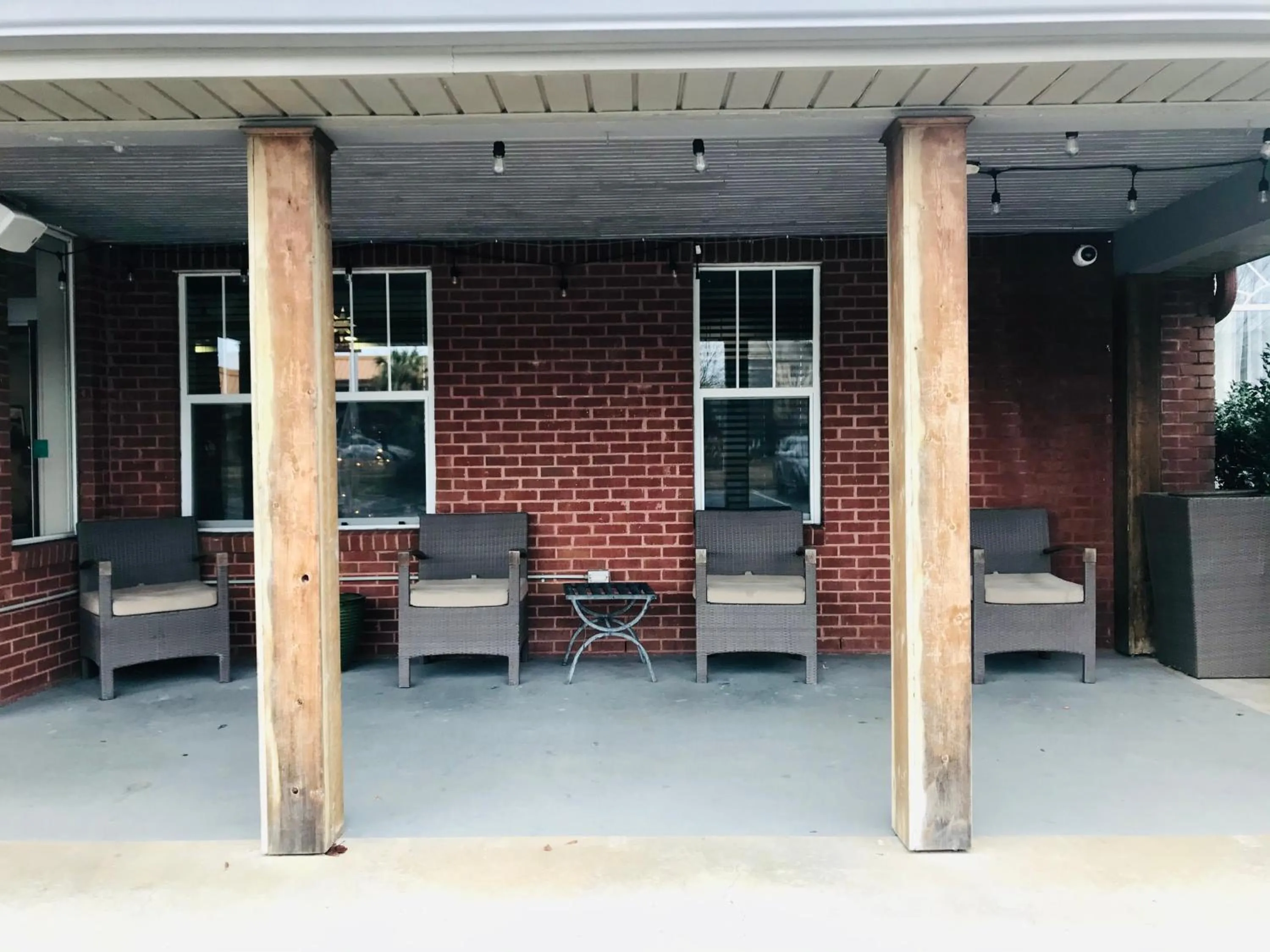 Property building in Country Inn & Suites by Radisson, Warner Robins, GA