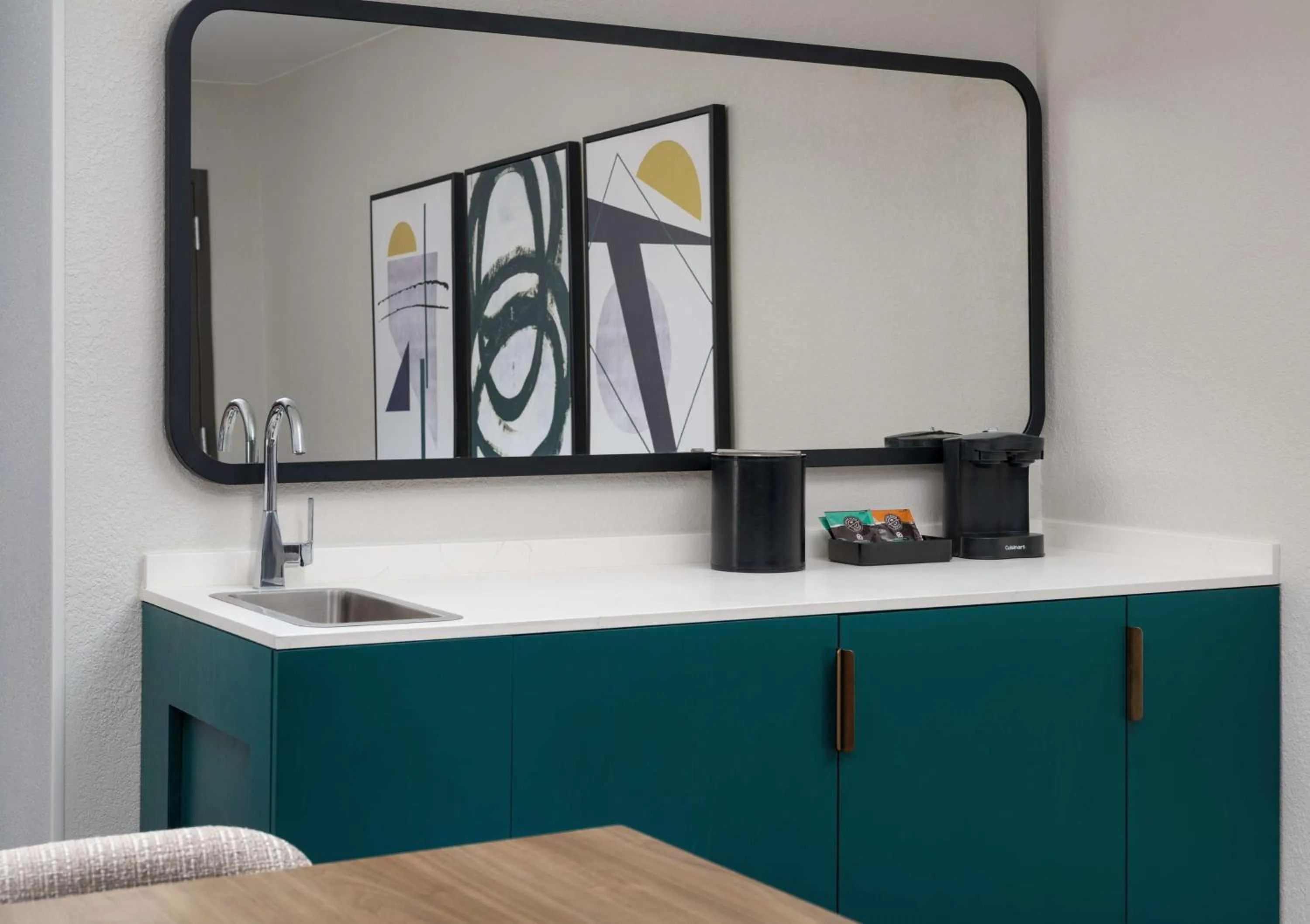 Photo of the whole room in Embassy Suites by Hilton Memphis East Germantown Area