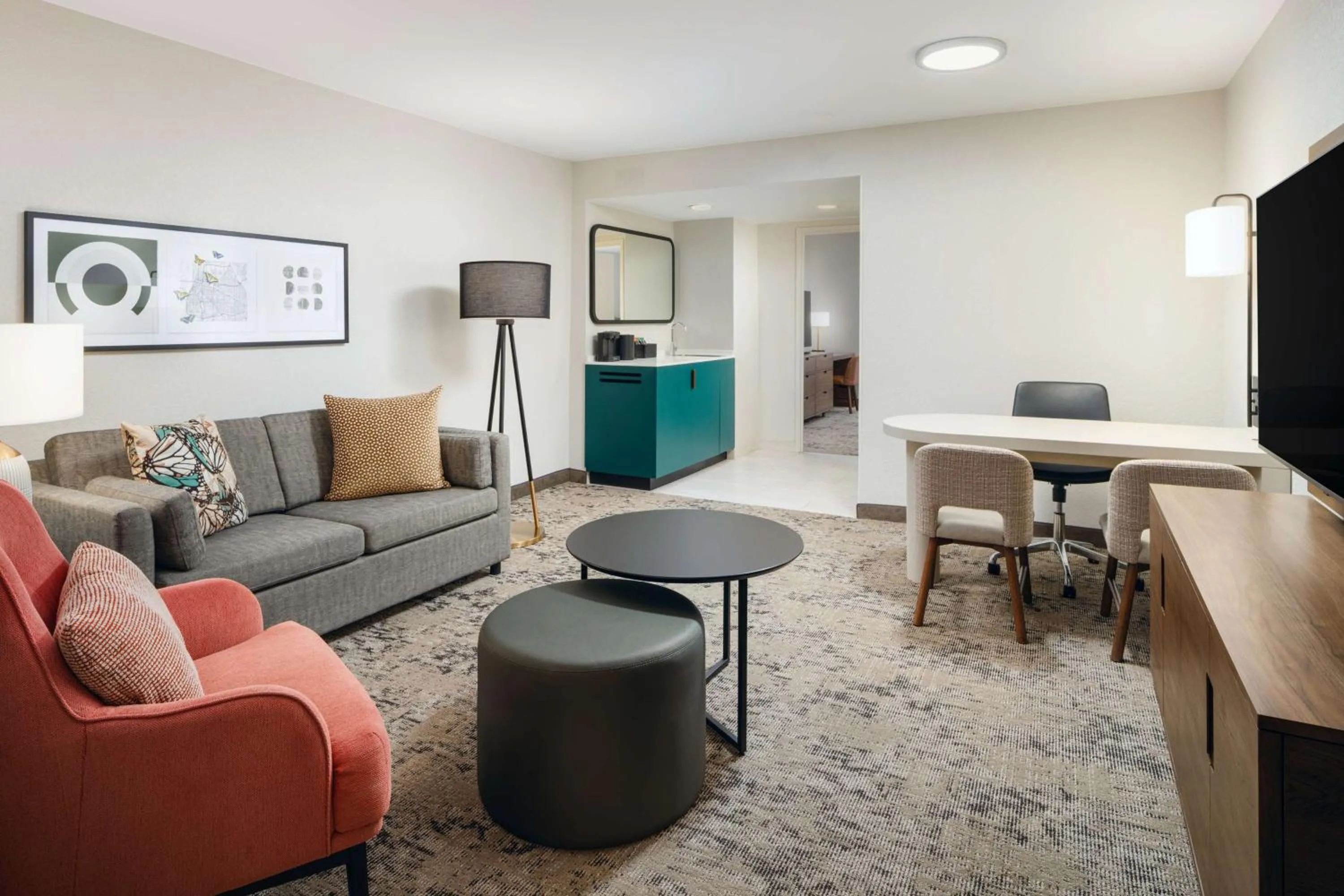 Living room in Embassy Suites by Hilton Memphis East Germantown Area