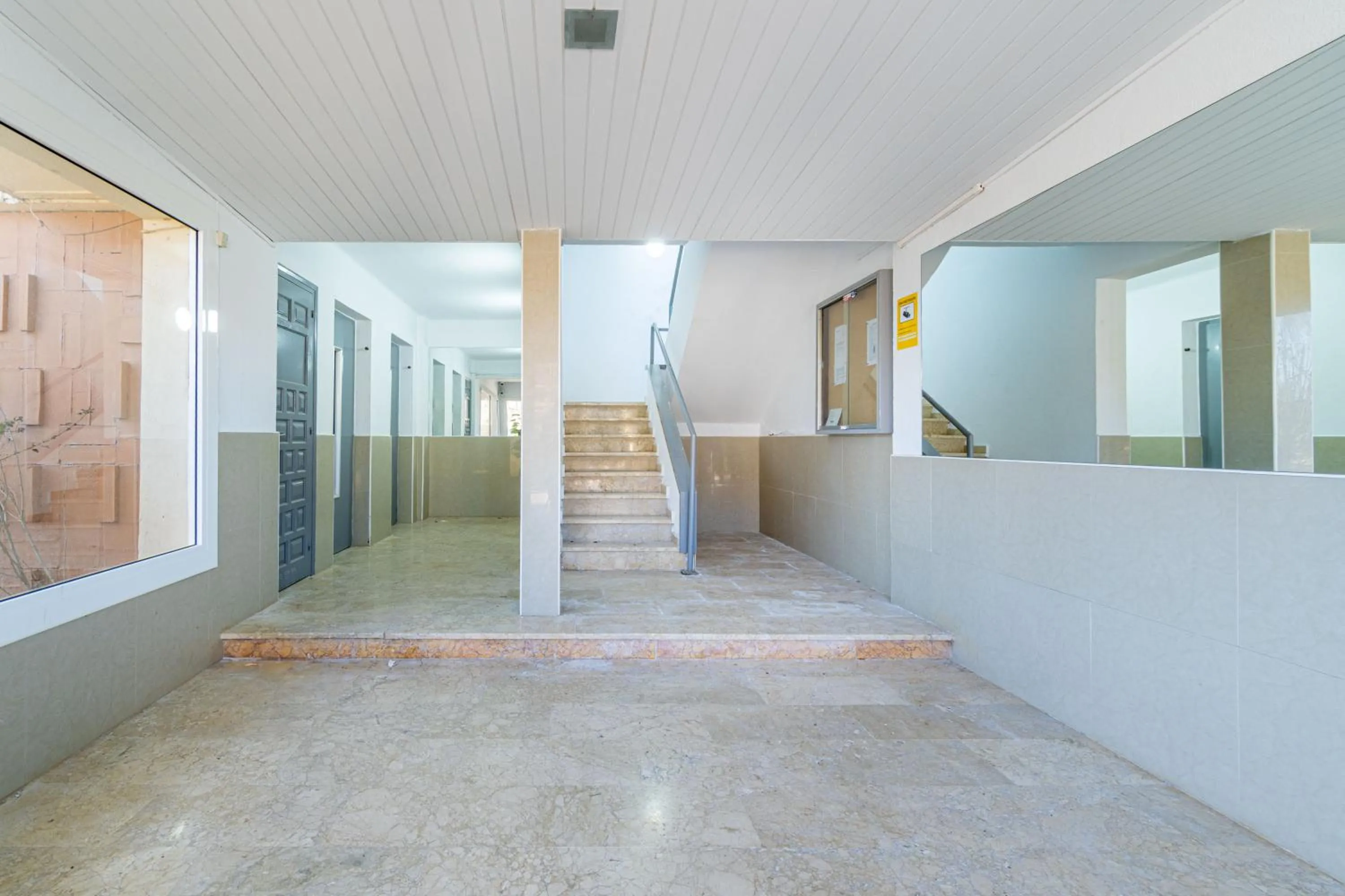 Lobby or reception in Basic Comfort Apartment Canigo 0030