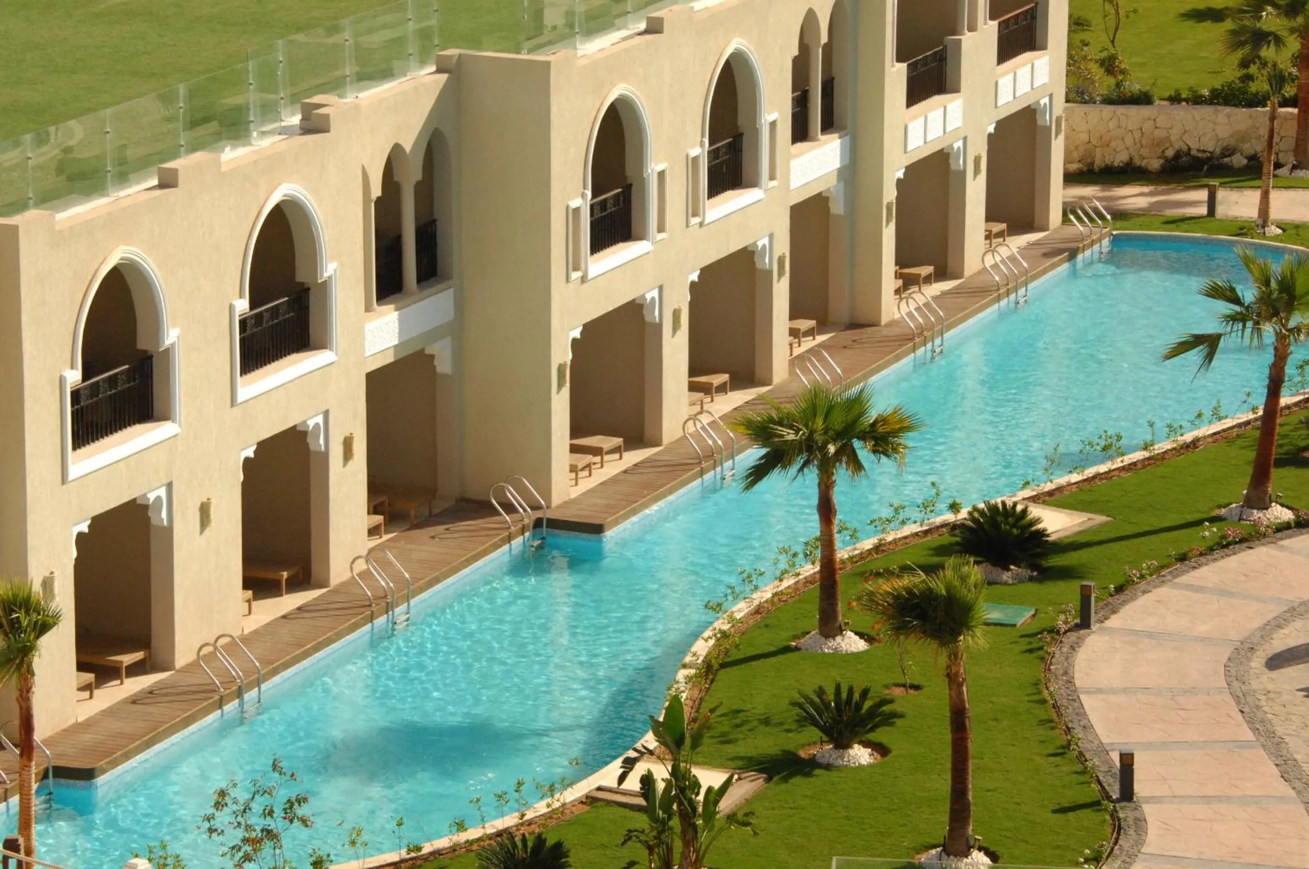 Swimming pool in Sunrise Arabian Beach Resort