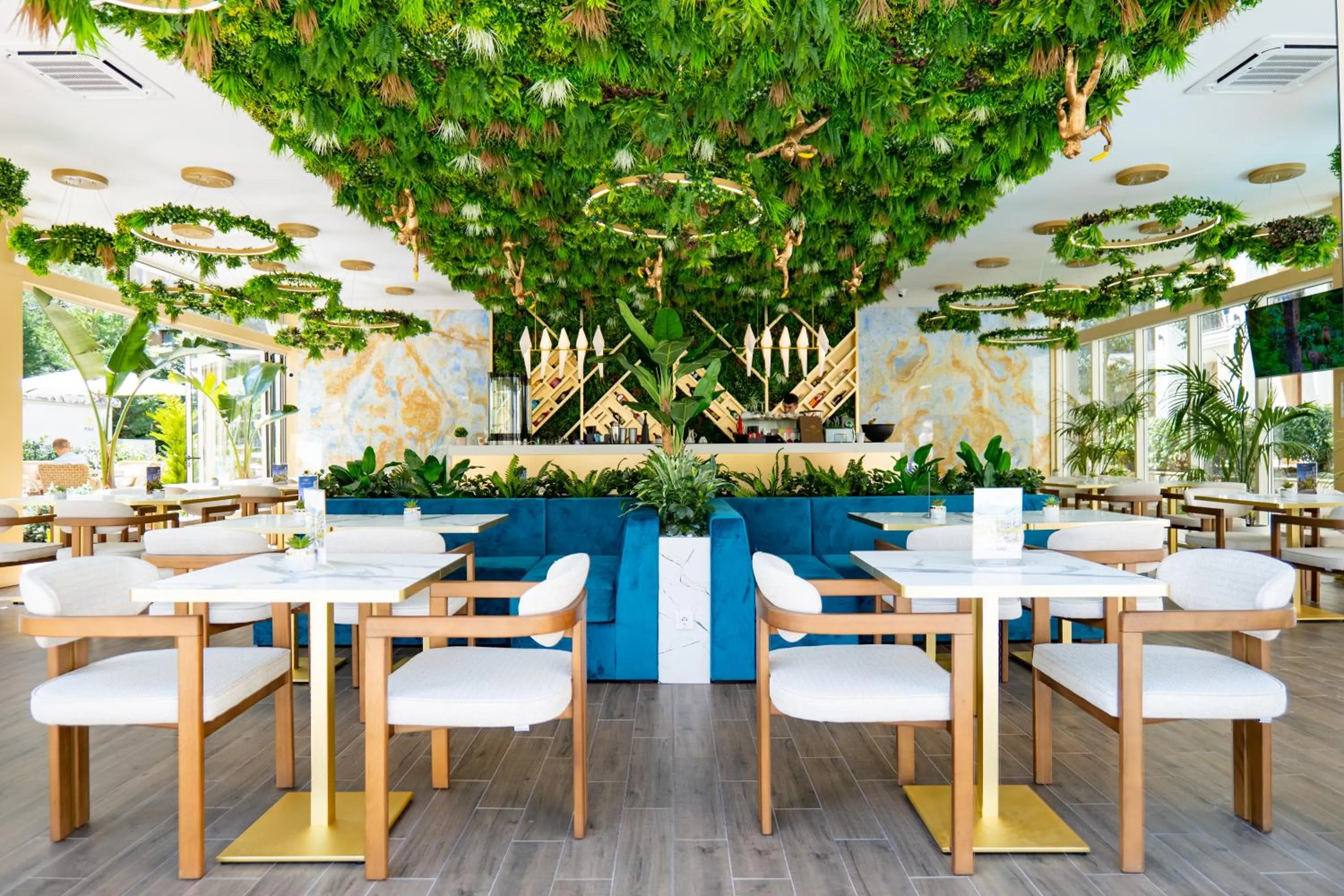 Restaurant/places to eat in Harmony Suites Grand Resort