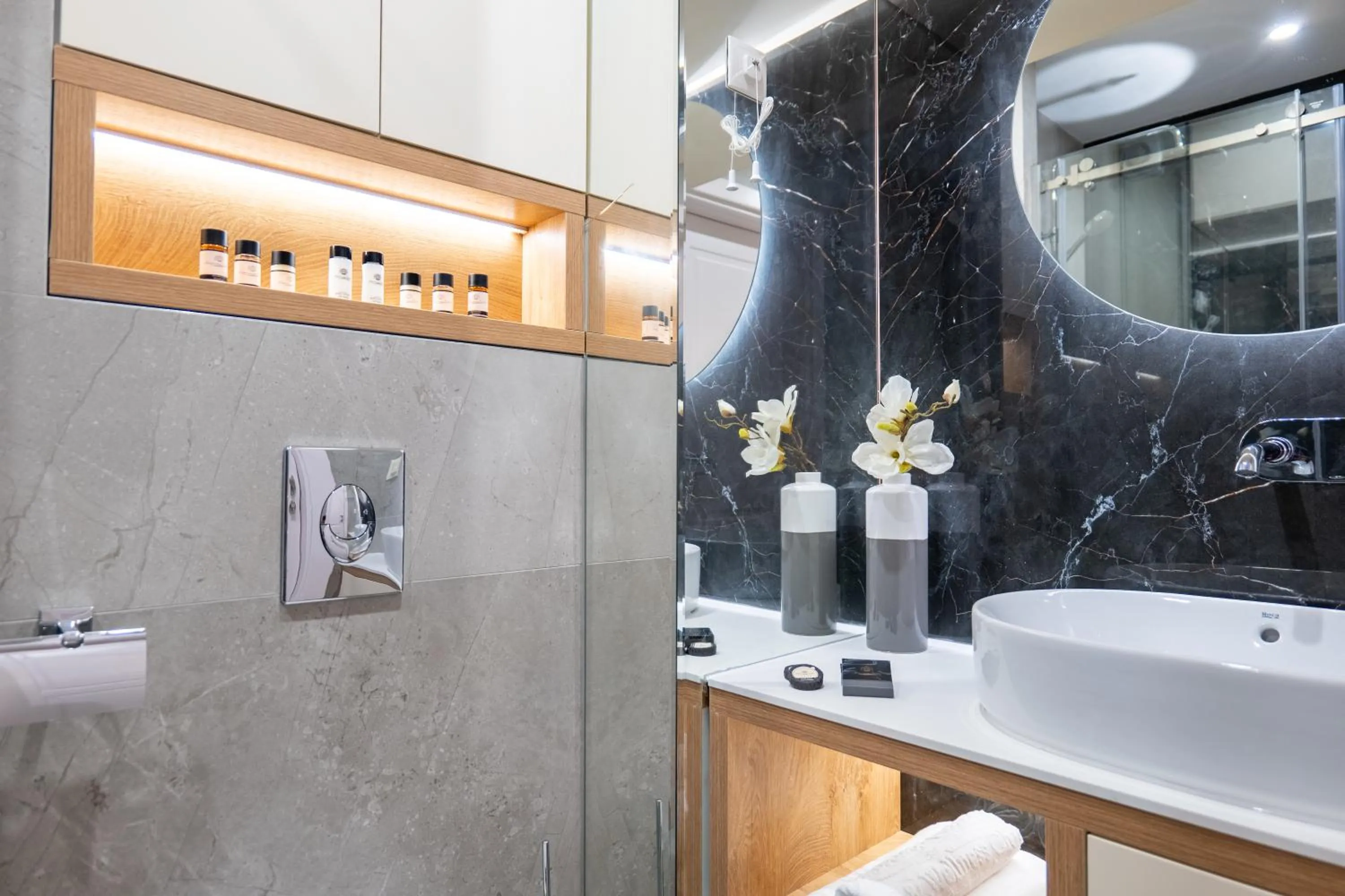 Shower in Harmony Suites Grand Resort