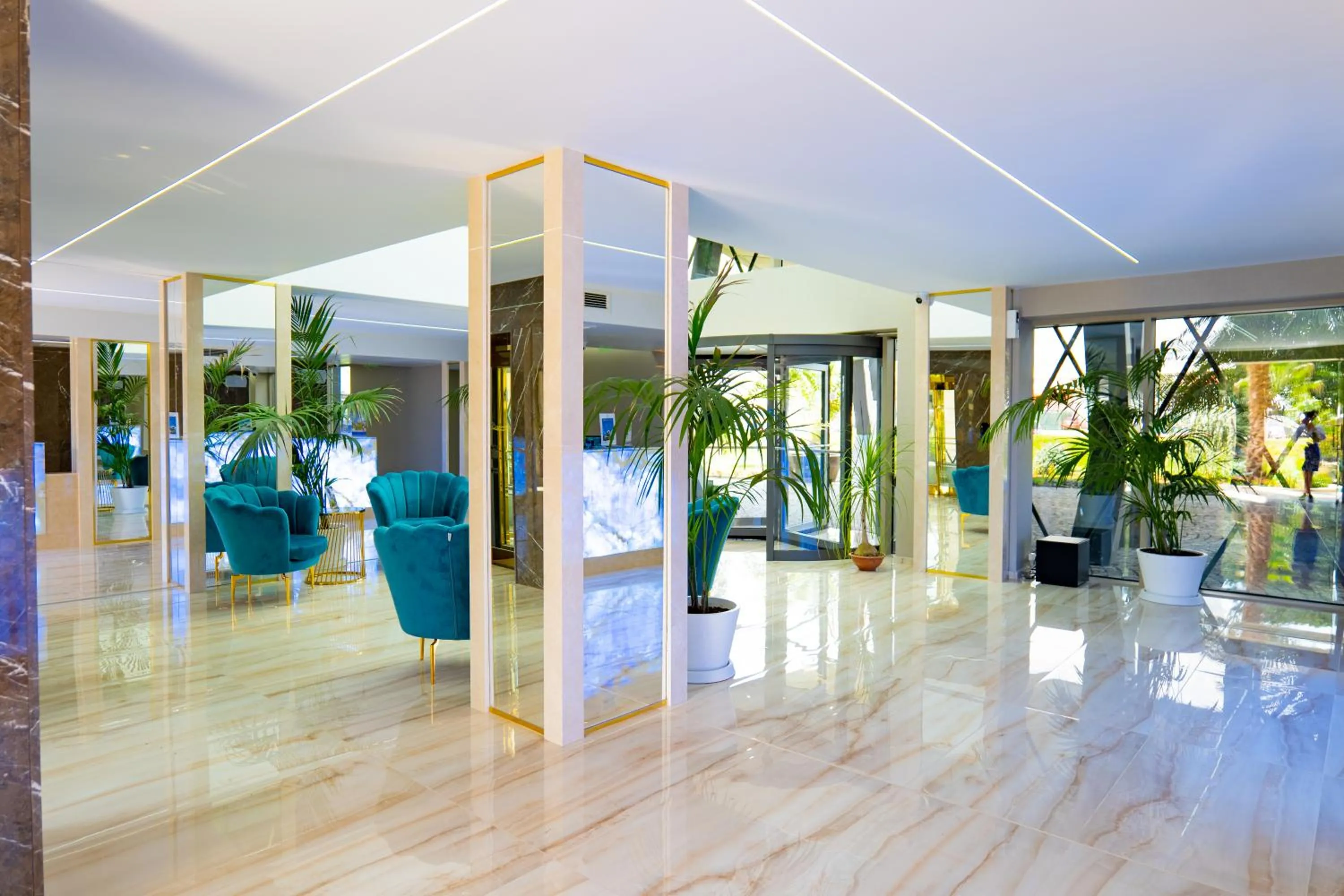 Seating area in Harmony Suites Grand Resort