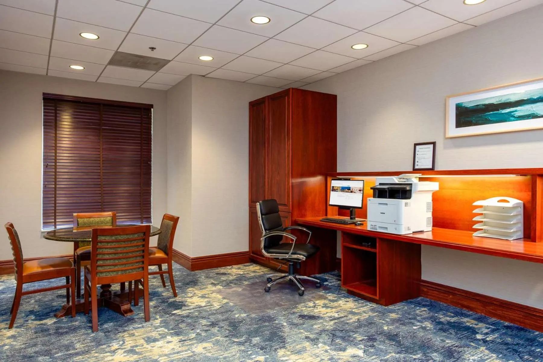 Business facilities in Hilton Garden Inn Milwaukee Northwest Conference Center
